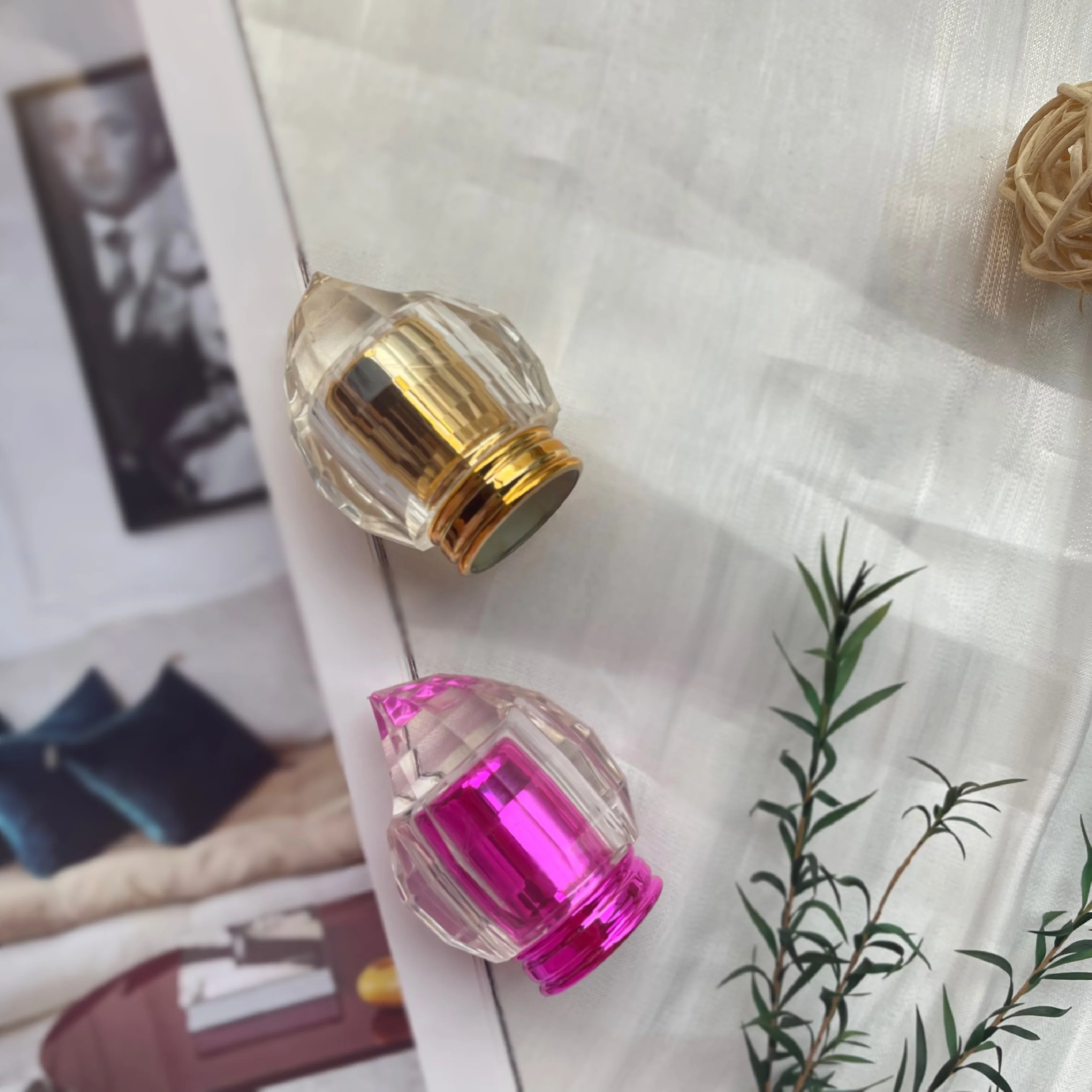 Custom Logo Luxury perfume glass bottle caps Crown Wooden Cover Lids For Glass Spray Perfume Bottles