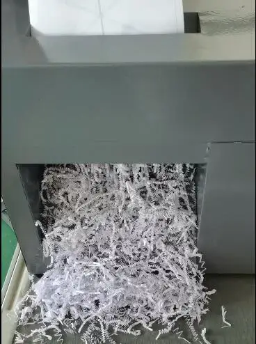 
2020 new design small crinkle cut paper machine mini A4 paper shredder recycled paper filler shredding machine 