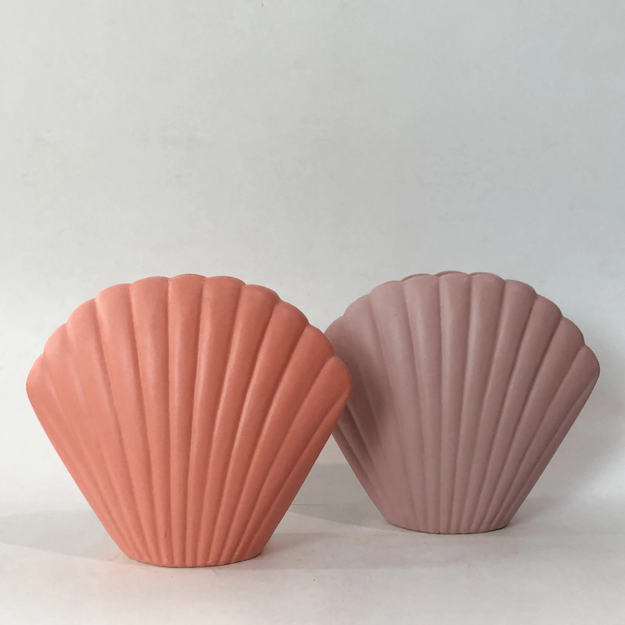 Custom shell shape tabletop decoration vase interior accessories ceramic vases for home decor