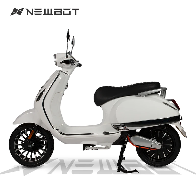 EEC 2000w High quality Lithium battery  max Speed 45km/h 2 wheel adult Breeze electric motorcycle scooter for adult commuting