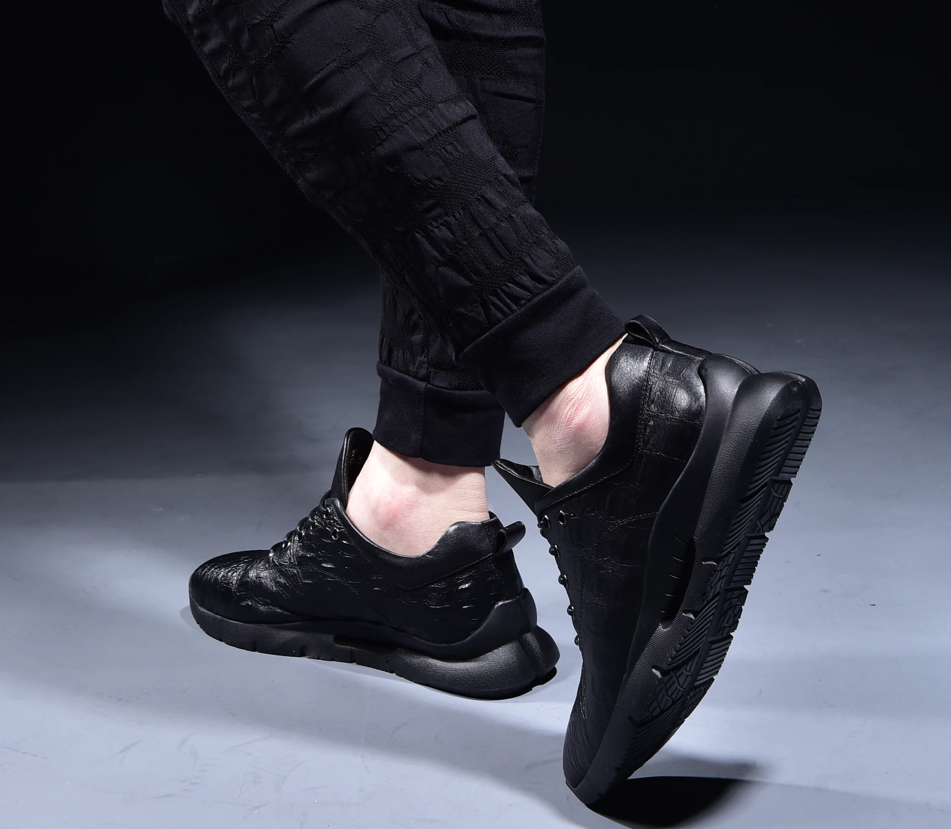 New China Manufacturer Air Cushion Comfortable Luxury Men Shoes Sports High-Quality Leather Black Sports Shoes