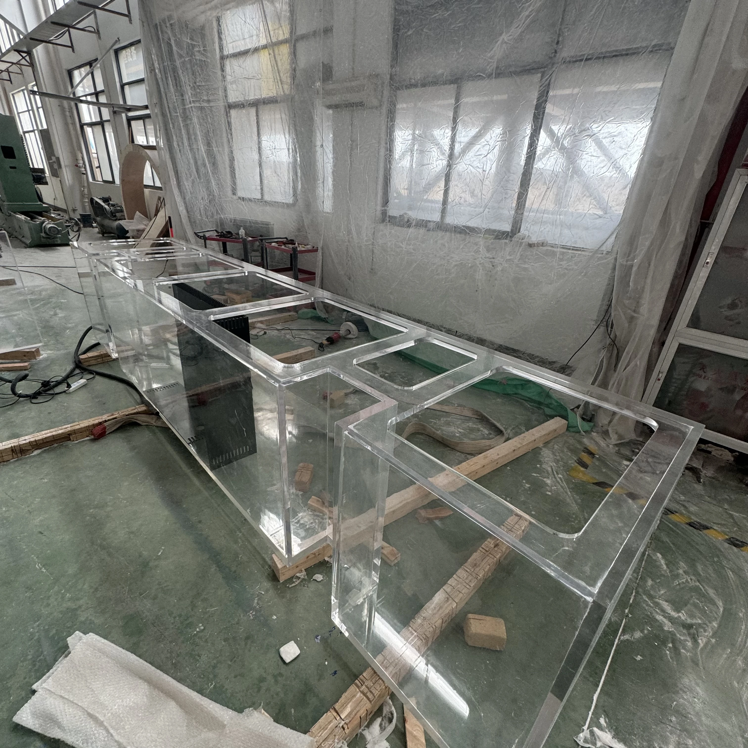 Hot selling malaysia Transparent fish tank custom shape large acrylic aquarium