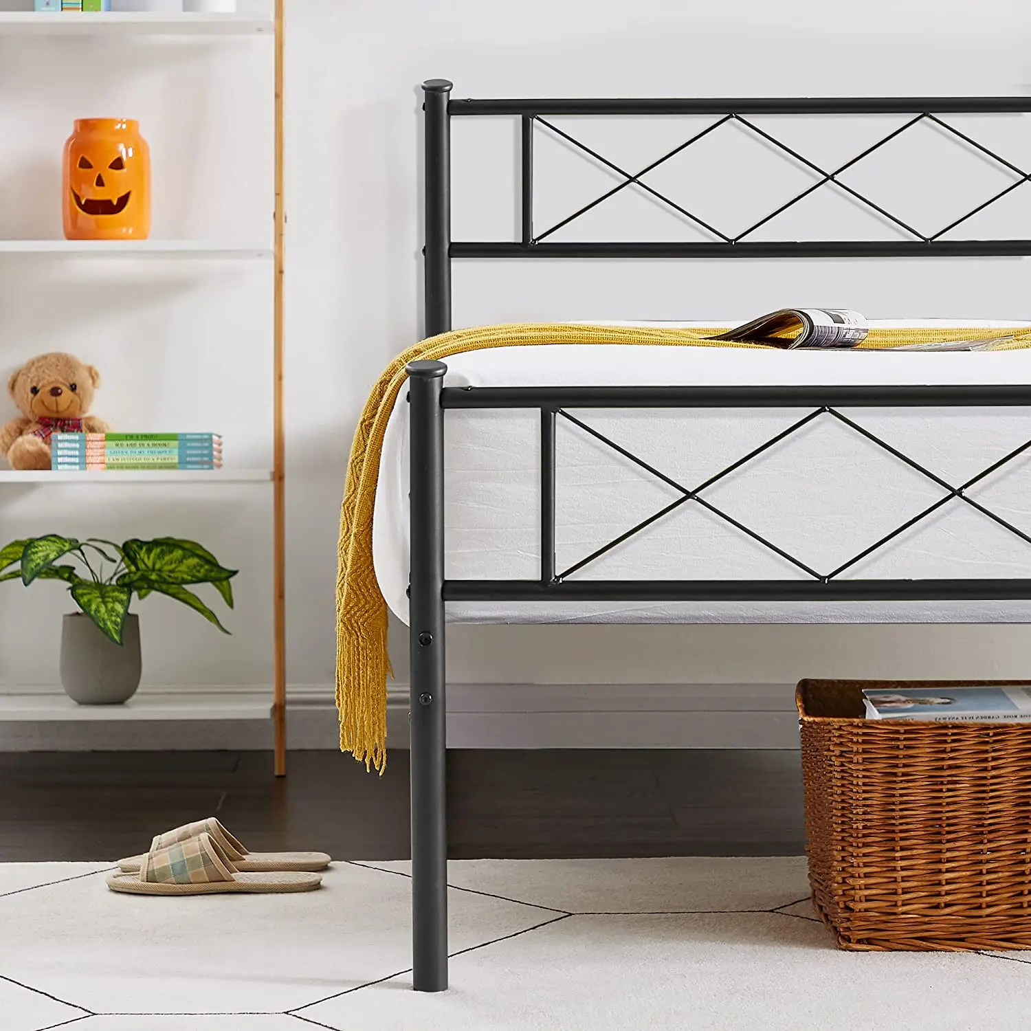 Queen Twin Full Double Size Steel Metal Platform Base Folding Bed Frame Mattress Foundation Portable Camas