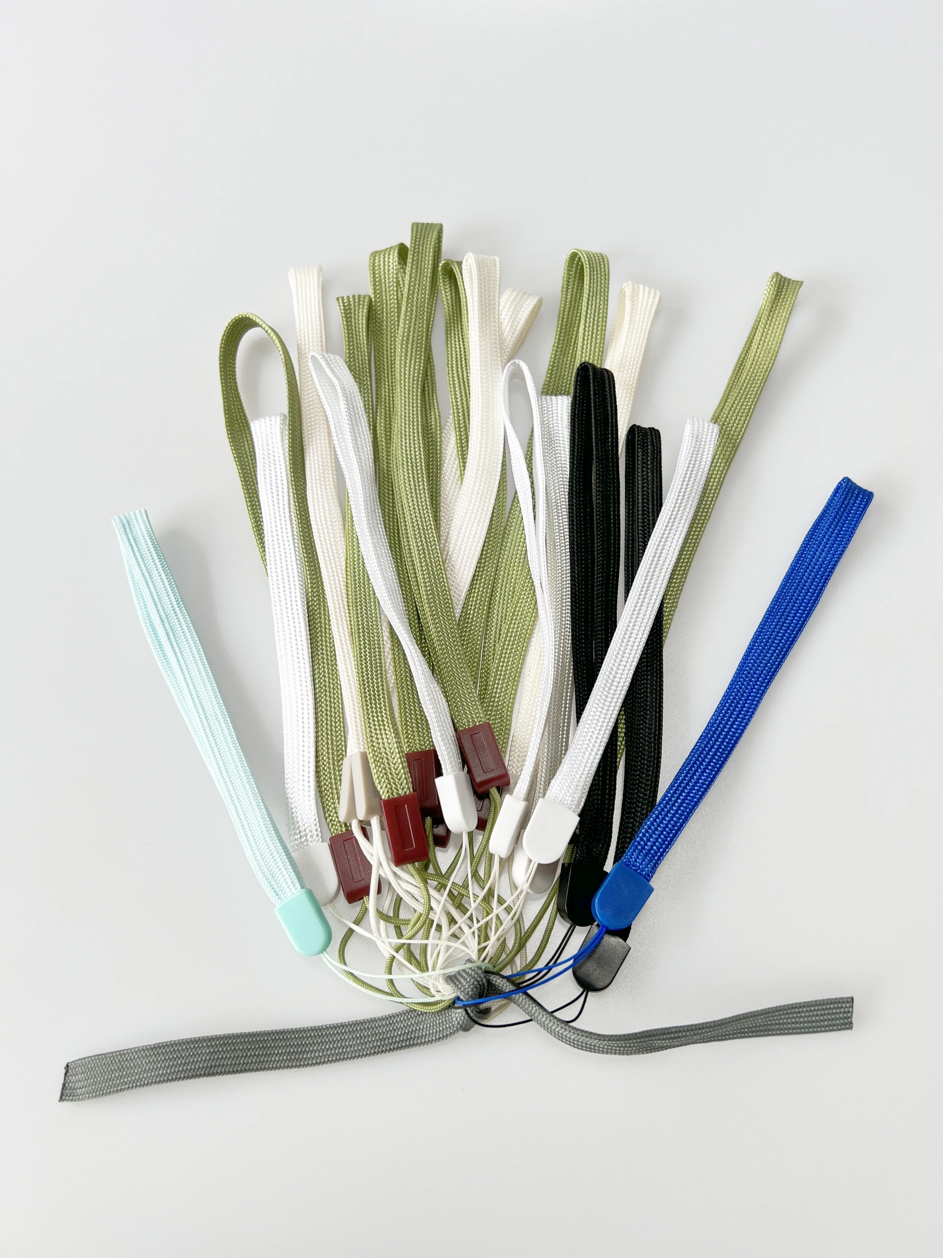 Wholesale Custom tubular wrist short wrist Nylon tube lanyards for Mobile Phone water bottle camera controls toy keys lightstick