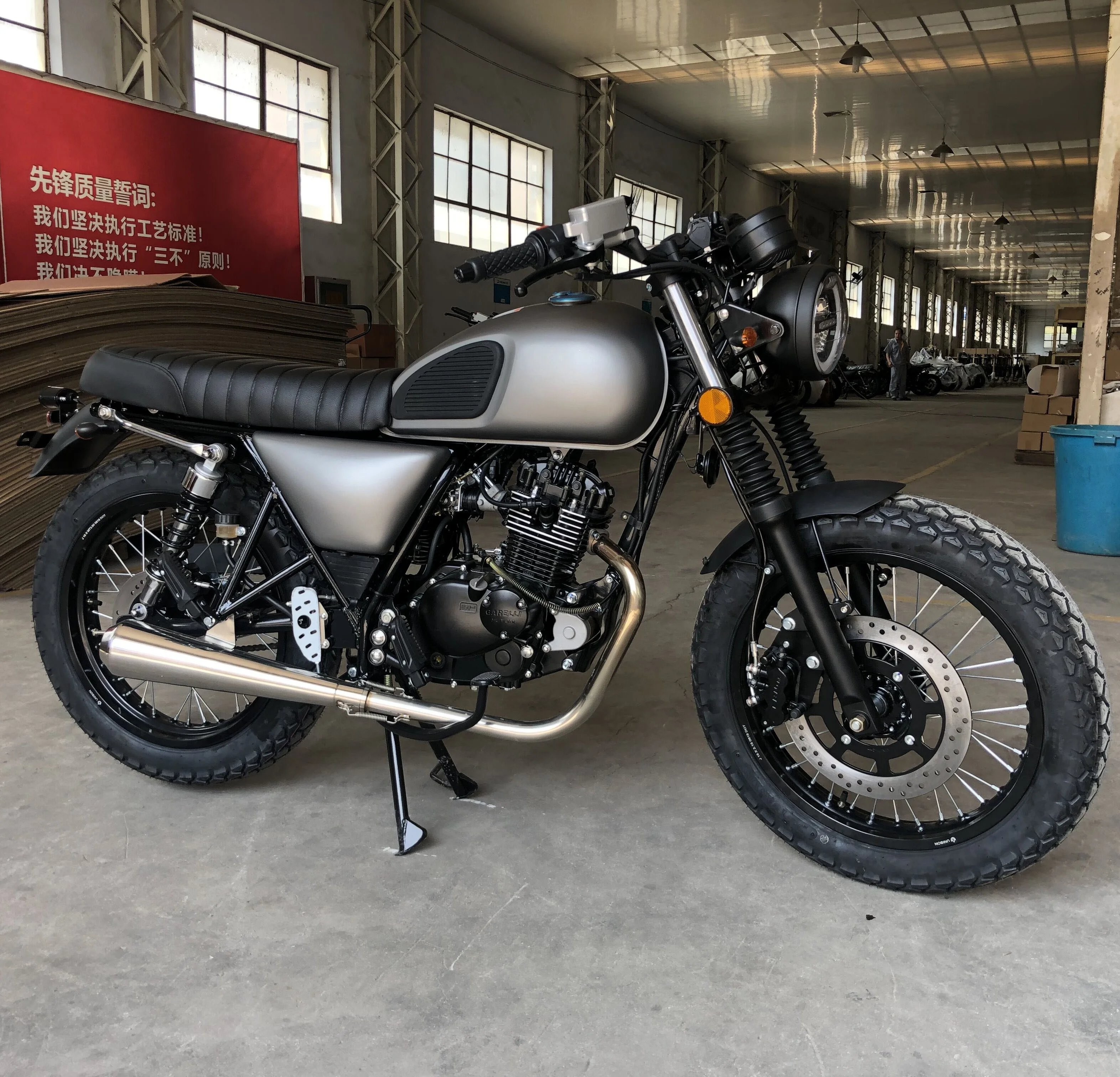 EURO 4 retro classic motorcycle, GS125 EFI engine, cafe racer