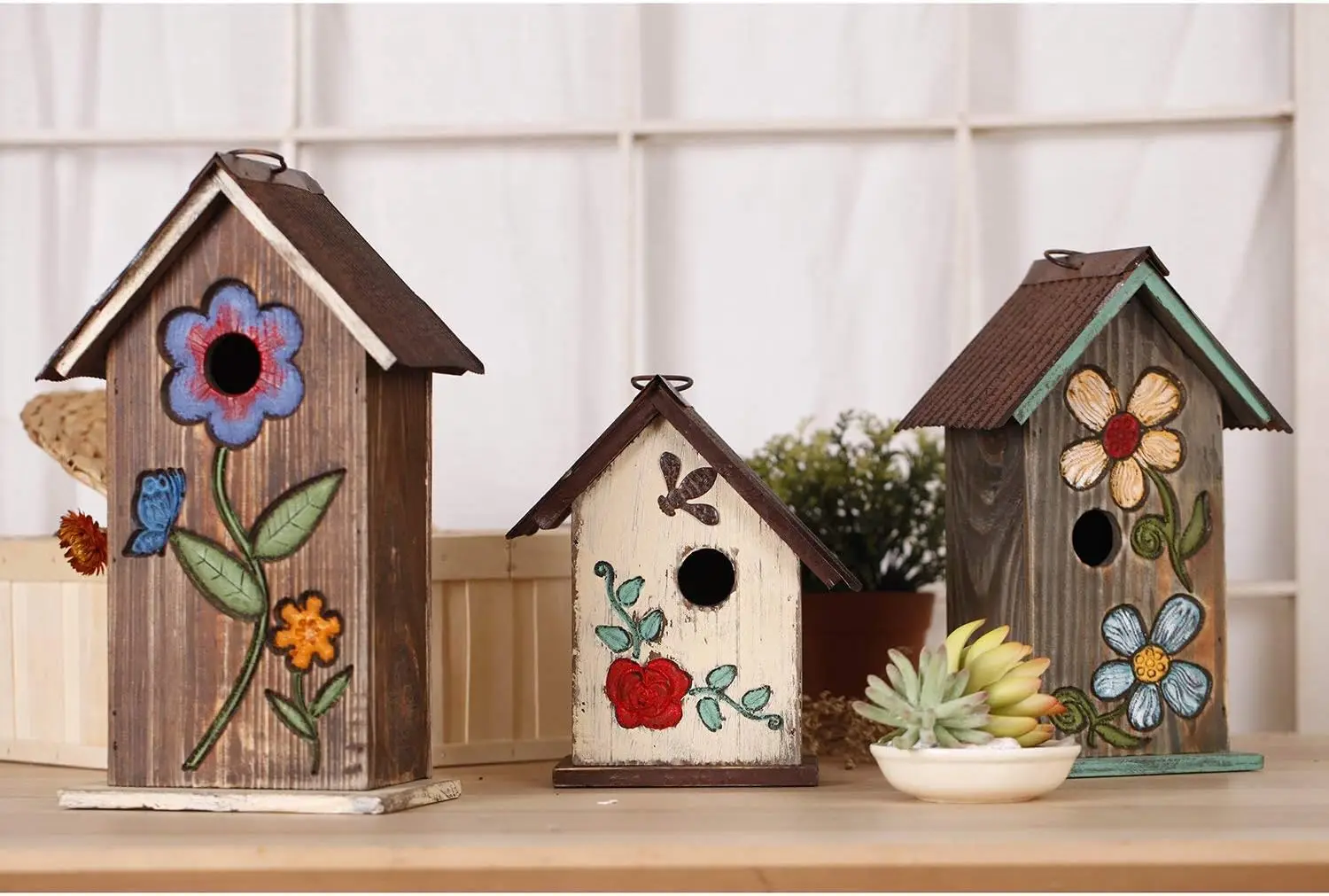 Carved wooden flower-shaped bird house with ring-hung bird house for garden patio porch decoration