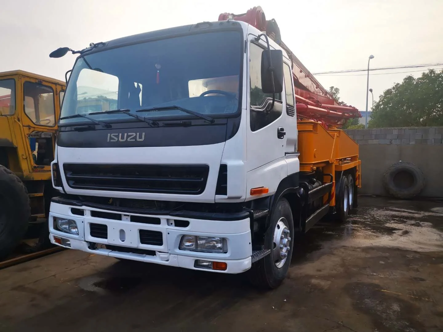 Cheap Sany pump truck 37m with Isuzu chassis Sany Putzmeister 42m TRUCK With benzz chassis