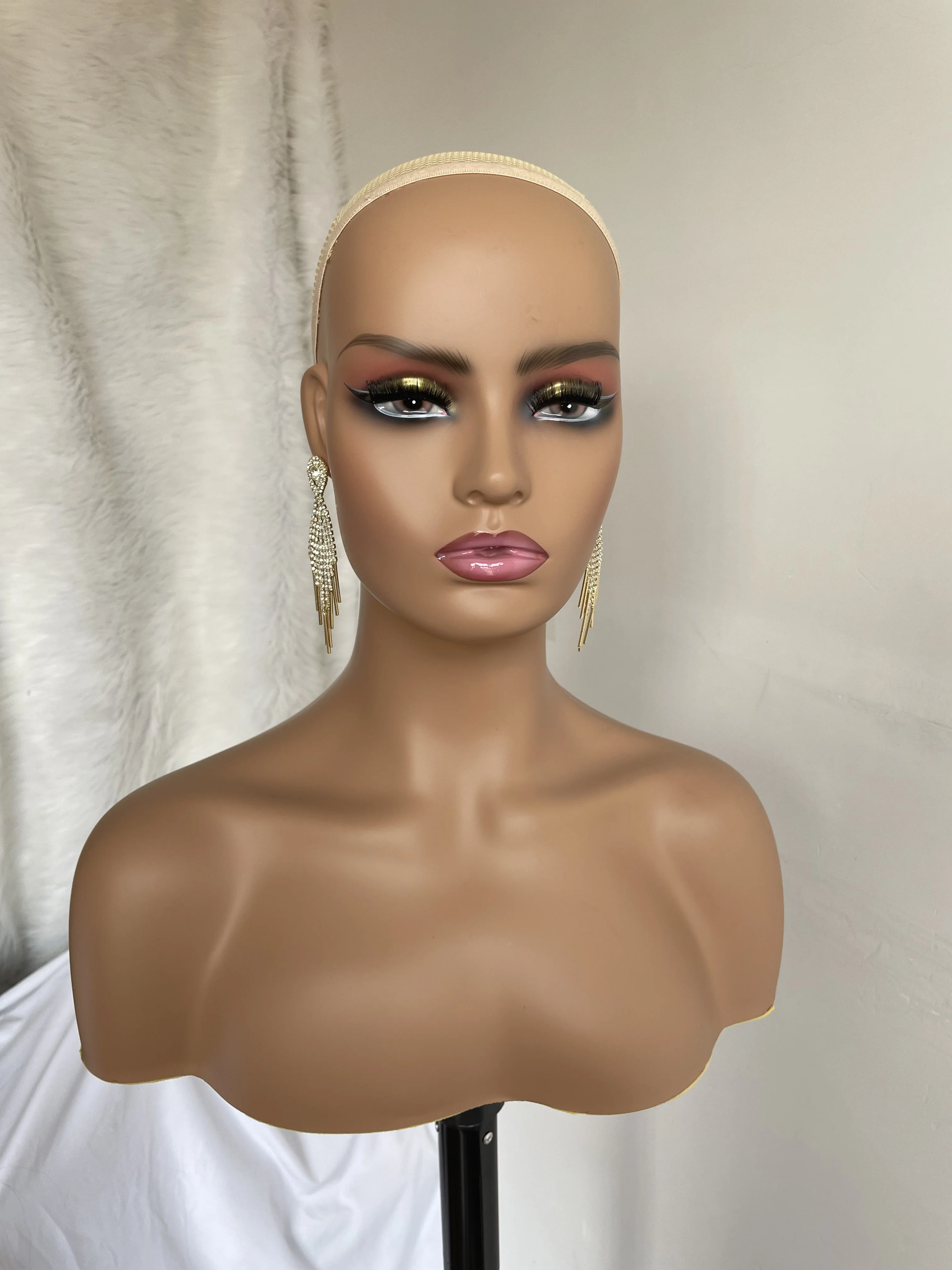 African American Mannequin Head Wig Mannequin Heads Display Can be Placed On Tripod with Makeup