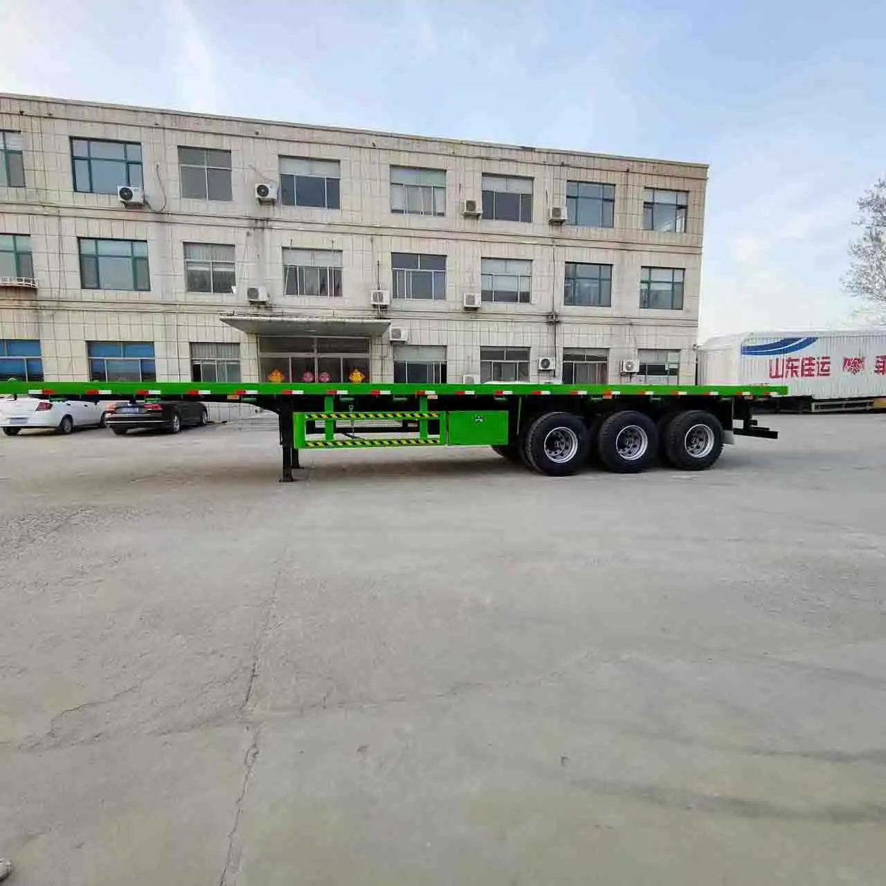 Factory supply price Flatbed Trailer 3 Axle 45FT Flat Bed Semi Trailer 40FT Container Truck 2 Axle 40FT Flatbed Trailer for Sale