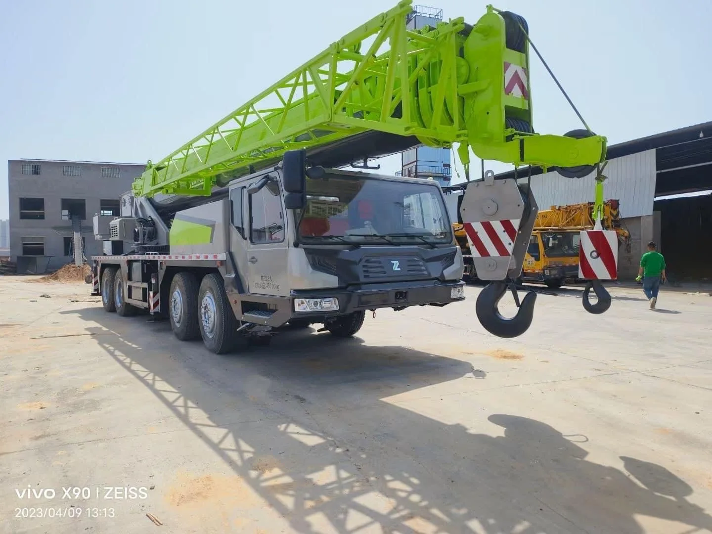 China Origin Zoomlion 50 Ton QY55V Used Mobile Truck Mounted Crane