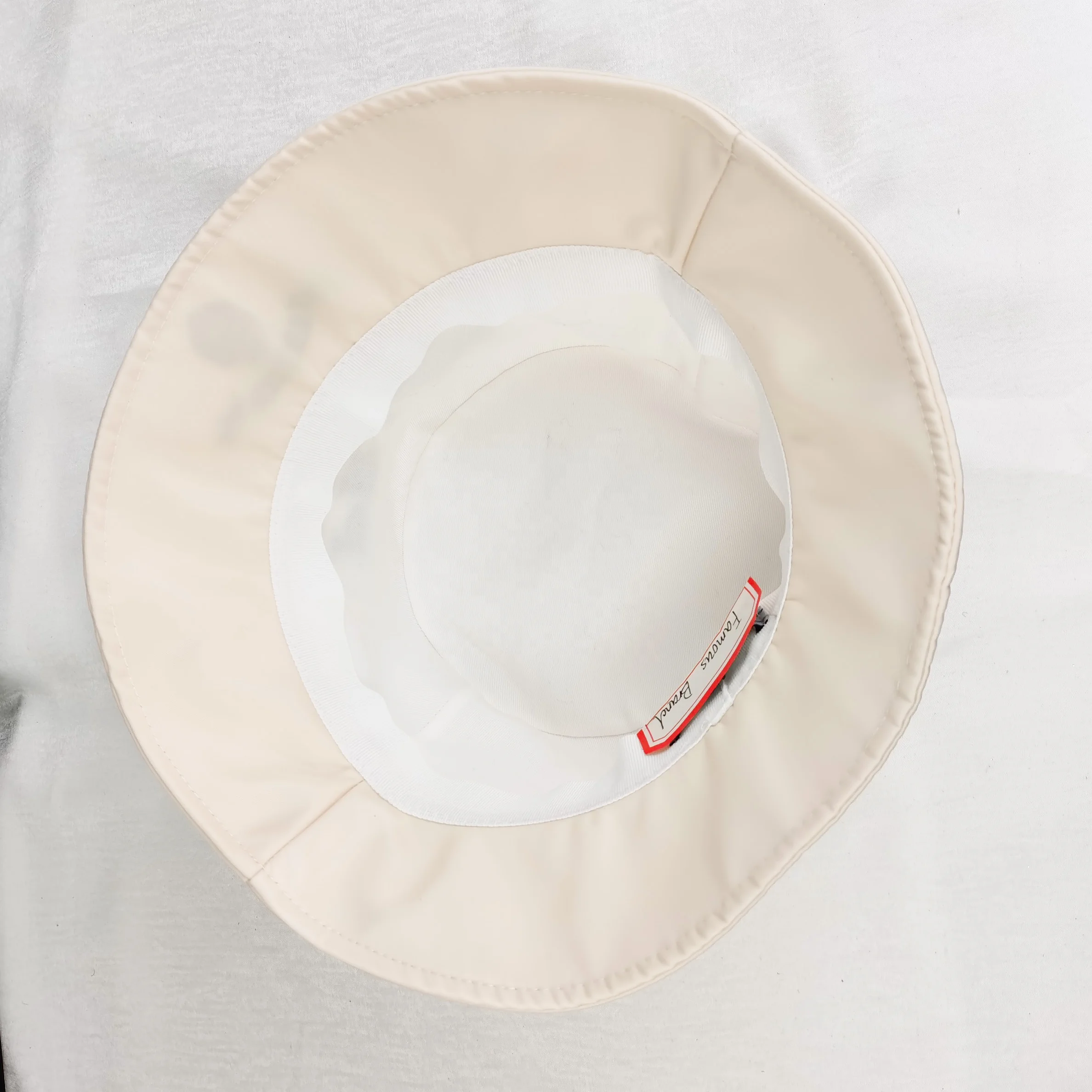 Wholesale Famous Designer Brand Hats Correct Logo P Luxury Bucket Hat White Summer Beach Hat Waterproof Fabric  Fashion luxury