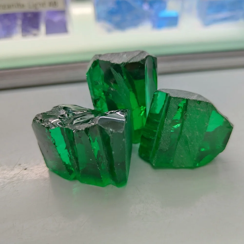 Cheap price synthetic gemstone material rough green gemstone raw emerald