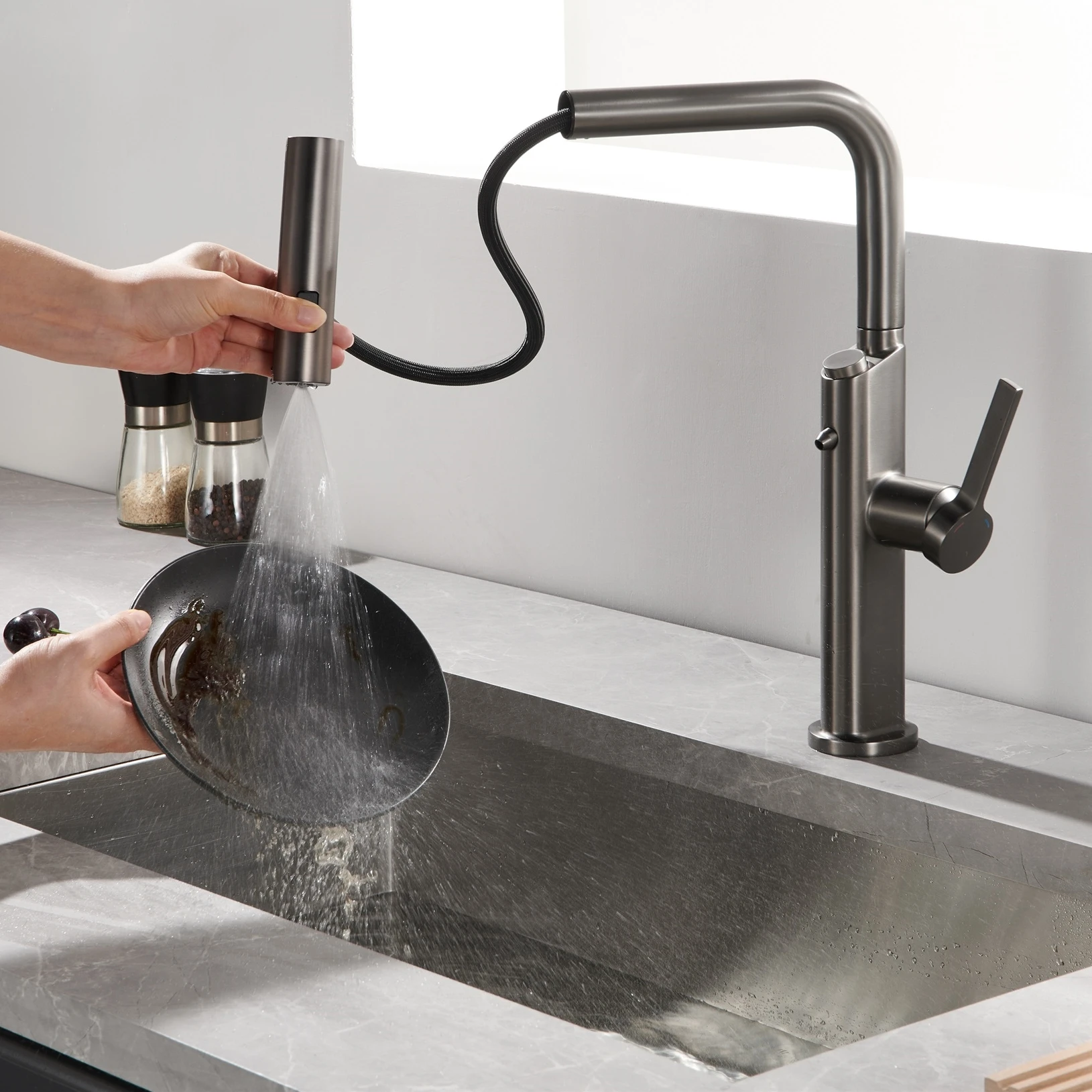 Fashionable New Design Pull-Down Kitchen Faucet Hole Cover Kitchen Sink Faucet