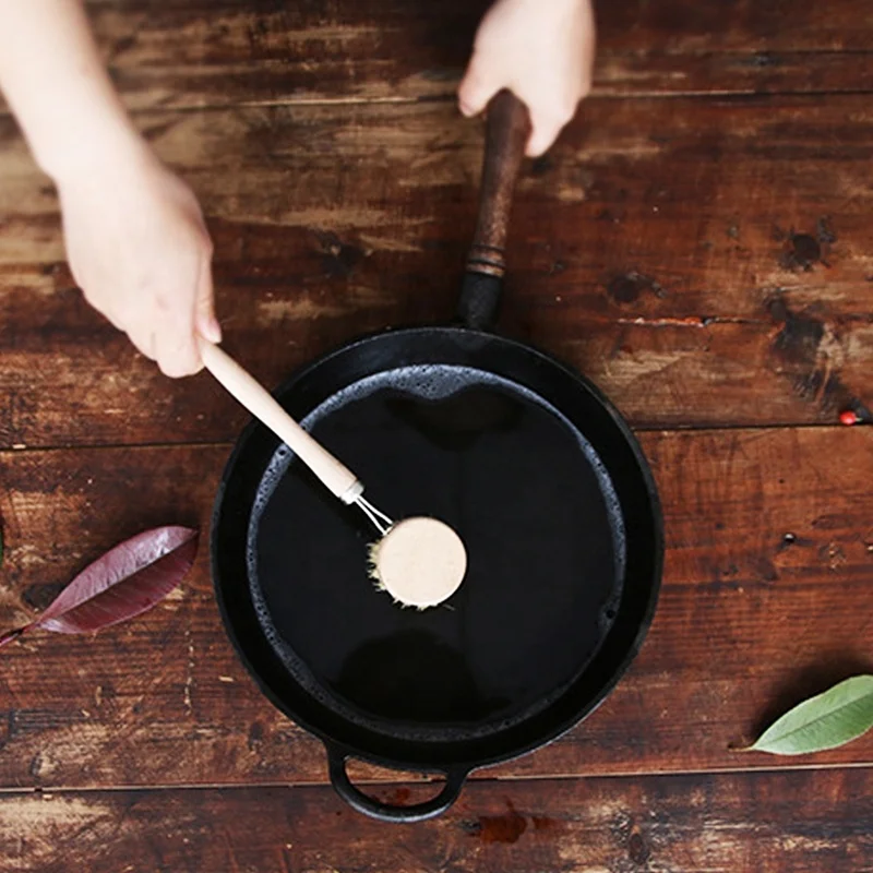 Kitchen brush with replaceable head wooden sisal