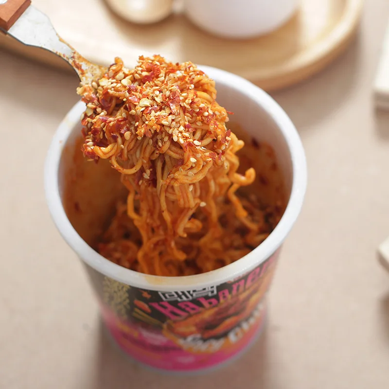 Black 80g Exotic Food Malaysian Ghost Pepper Noodles Super Spicy Ramen Instant Noodles