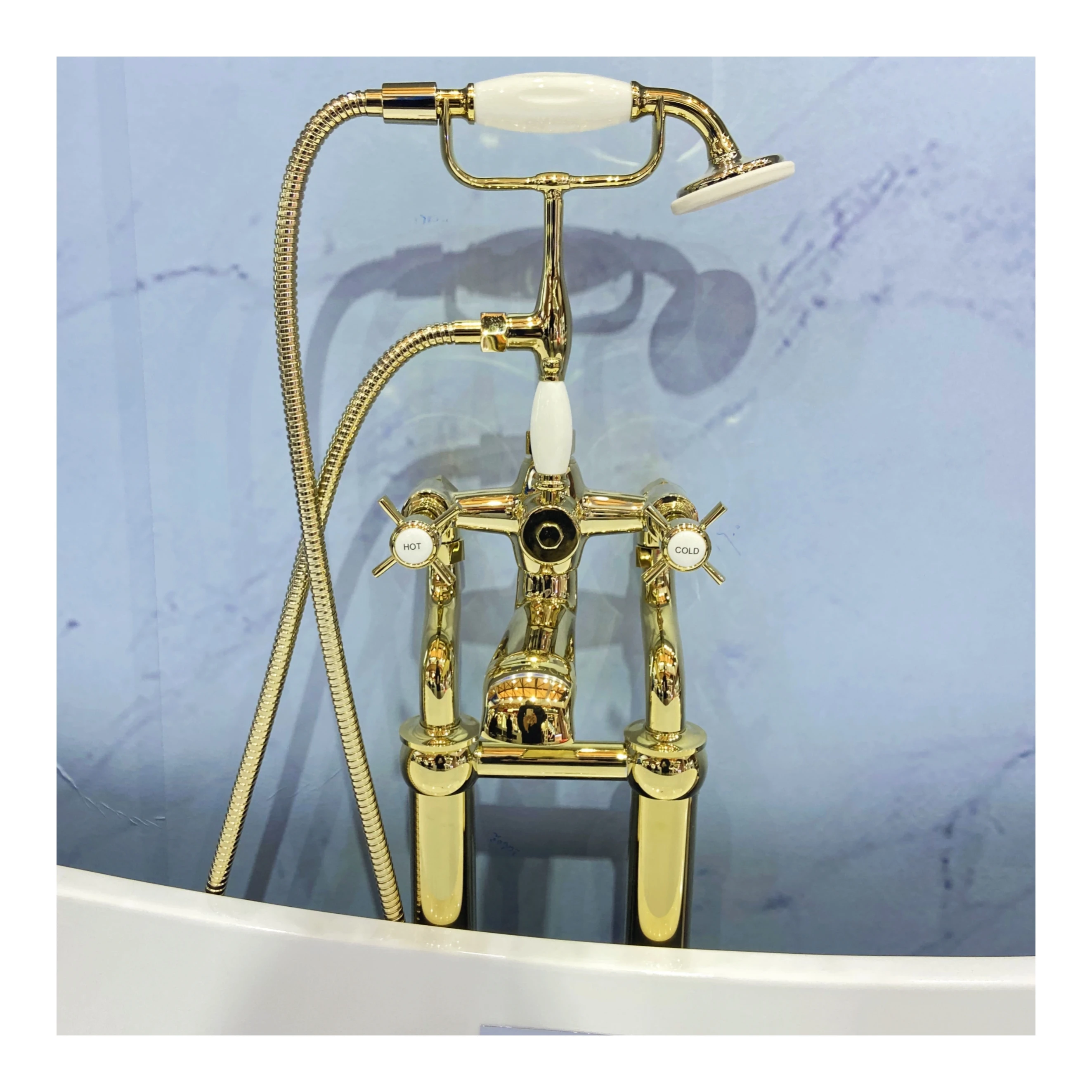 Factory sell European style Floor Mounted brass Bathtub Faucet Bathroom Tub Luxury gold bathroom taps and mixers for hotel