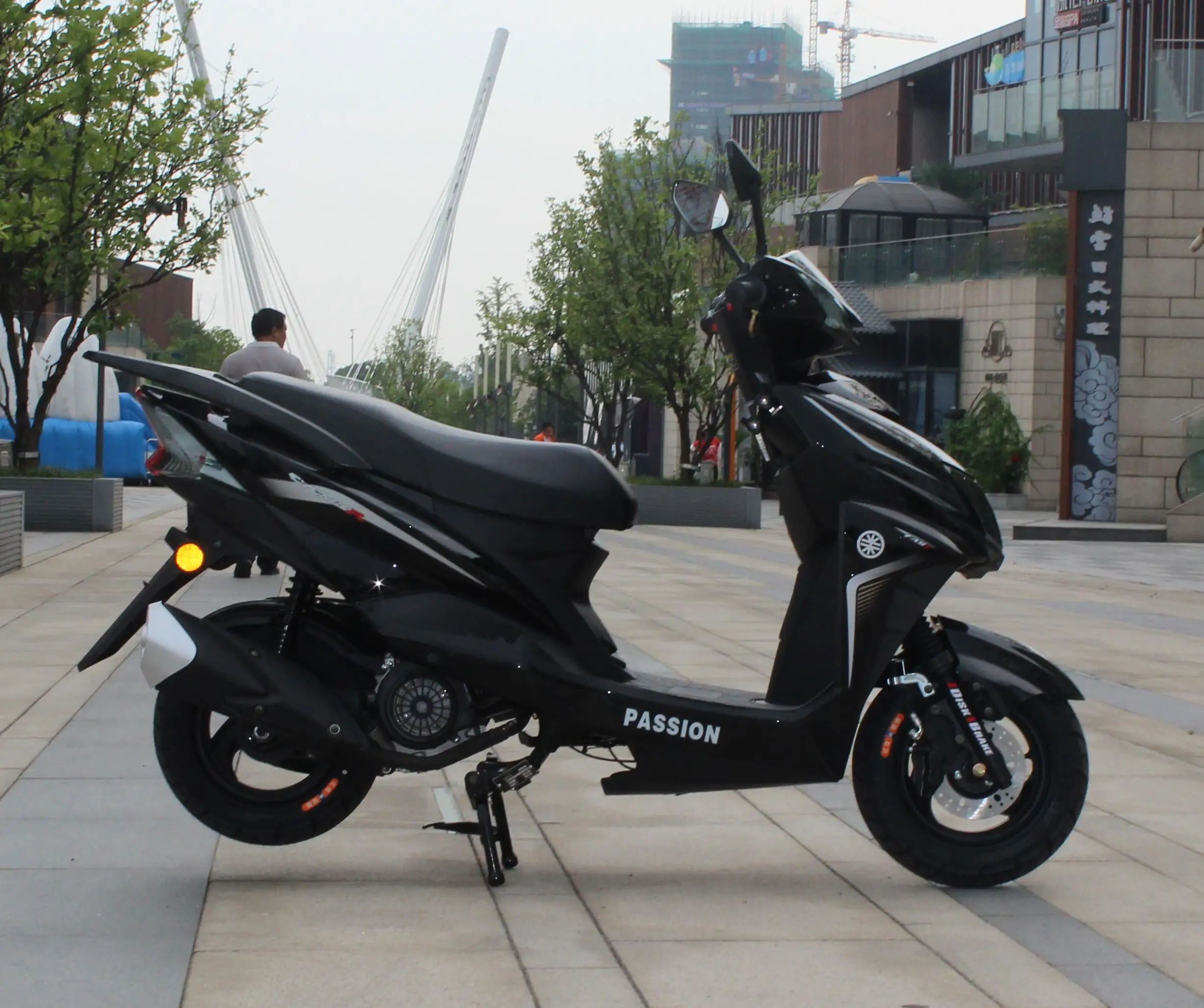 High Quality 125cc Long Range Chinese Factory Gas Scooter with 4 Stroke 125cc Off-Road Engine