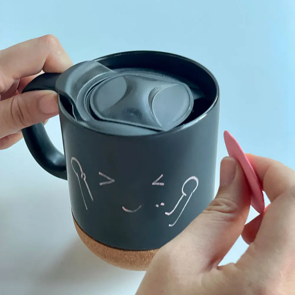 Customized 14oz ceramic cork base mug coffee mug  cork base mug with color PP lid