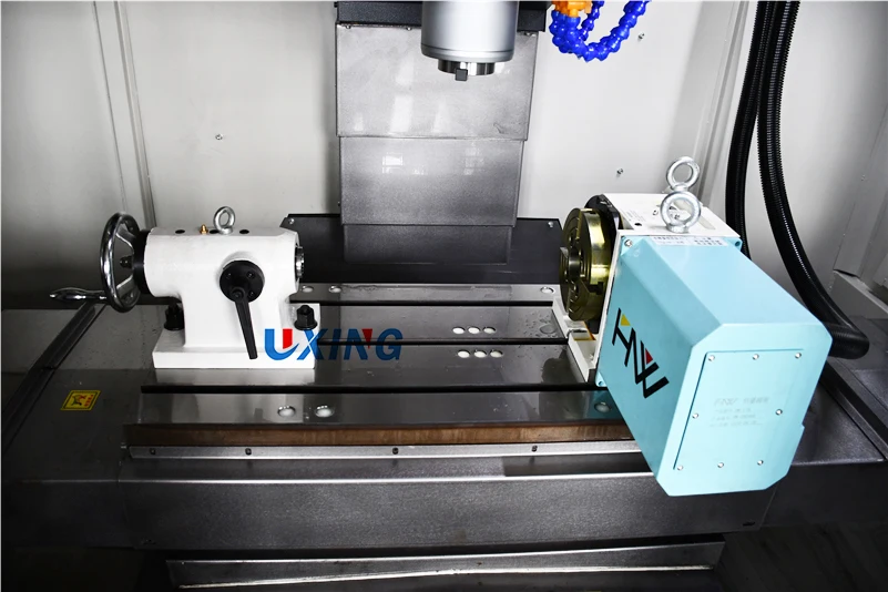 China Siemens fanuc control 3 axis cnc vertical metal milling machine 4th rotary with tailstock V65