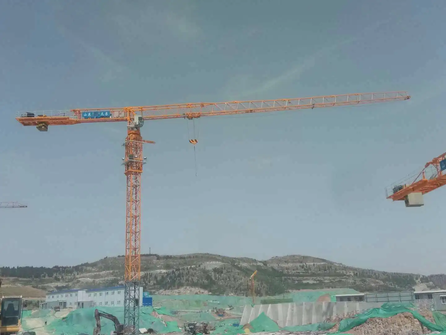 PT7032 Tower Crane with 16 Ton Load Capacity New Condition Construction Industry Featuring Core Components Motor Gear Bearing