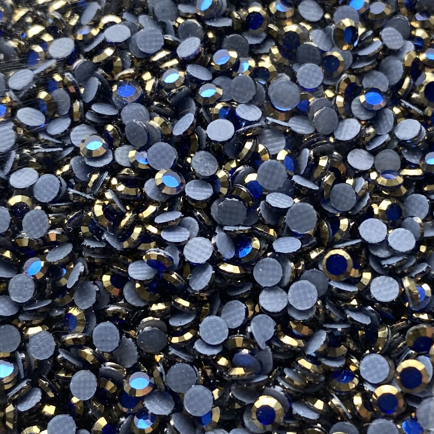 New Product Flat Back Glass Crystals Gold Rhinestone Bling The Lens Diamond Hotfix Iron On Rhinestones For Garment Clothes