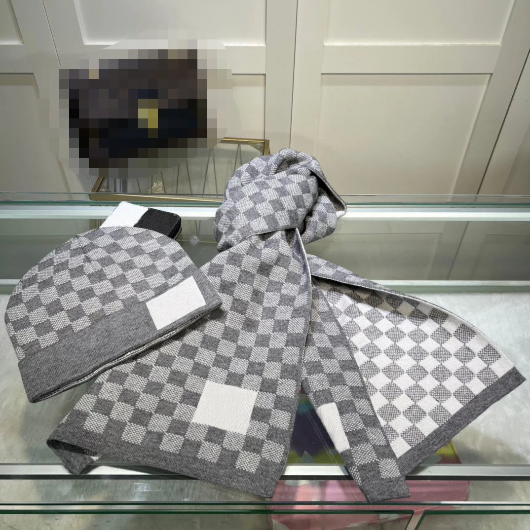 Luxury Stylish Knitted Warm Scarf Winter Letter Logo Women Men Winter Designer Brand Hat And Scarf Sets