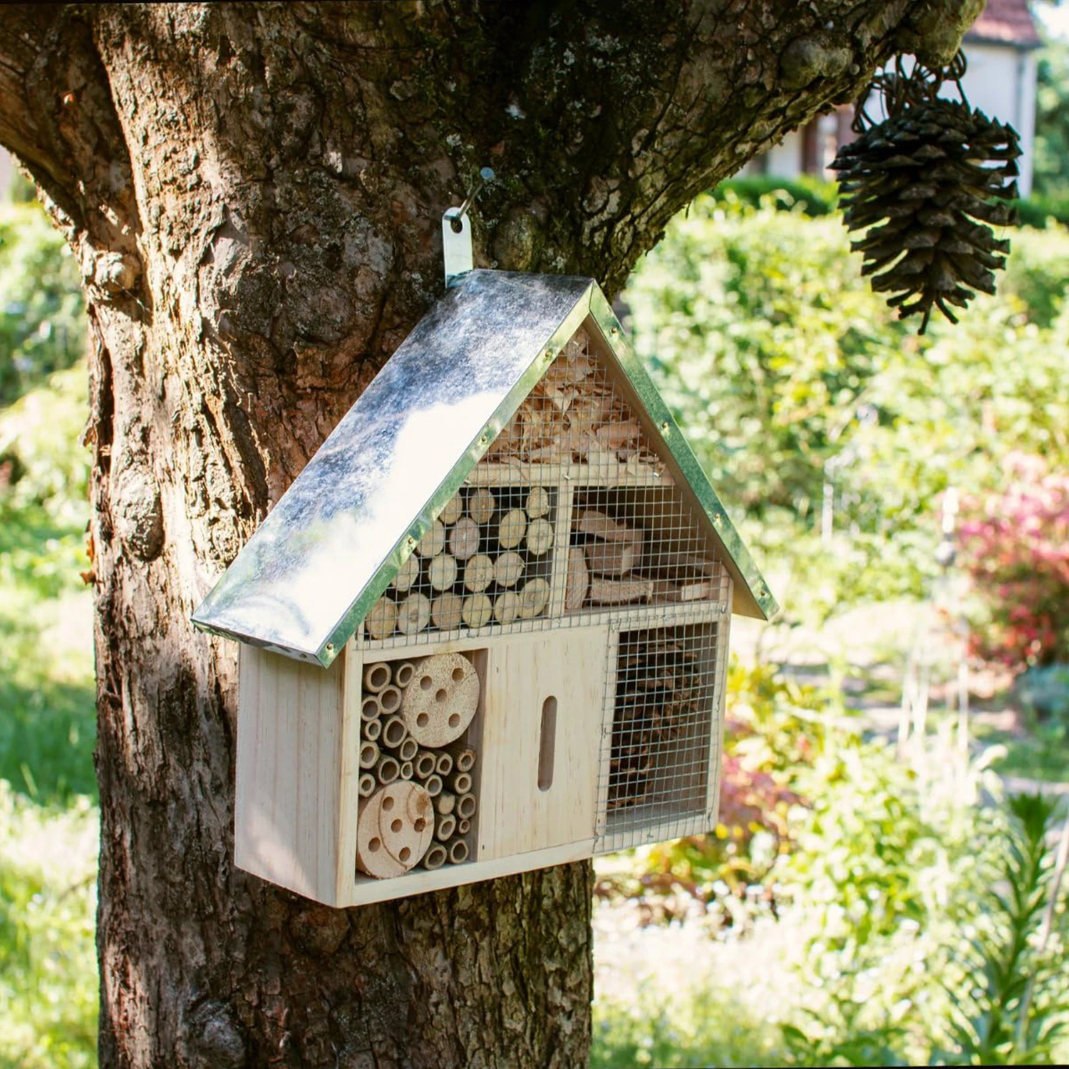 Natural Wood Insect Home Bamboo Nesting Habitat Garden Shelter for Bees Wooden Insect Hotel