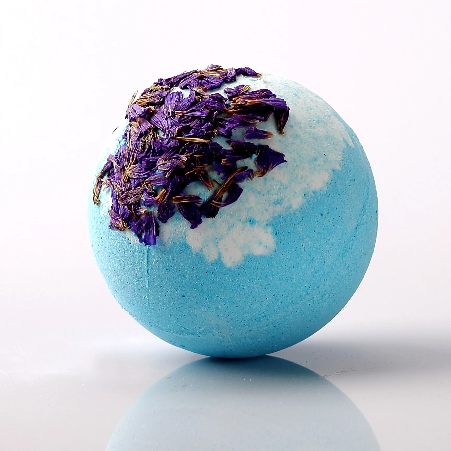 Wholesale OEM scented SPA Foaming salt ball with dry flower colorful bath bombs Essential oil bath ball