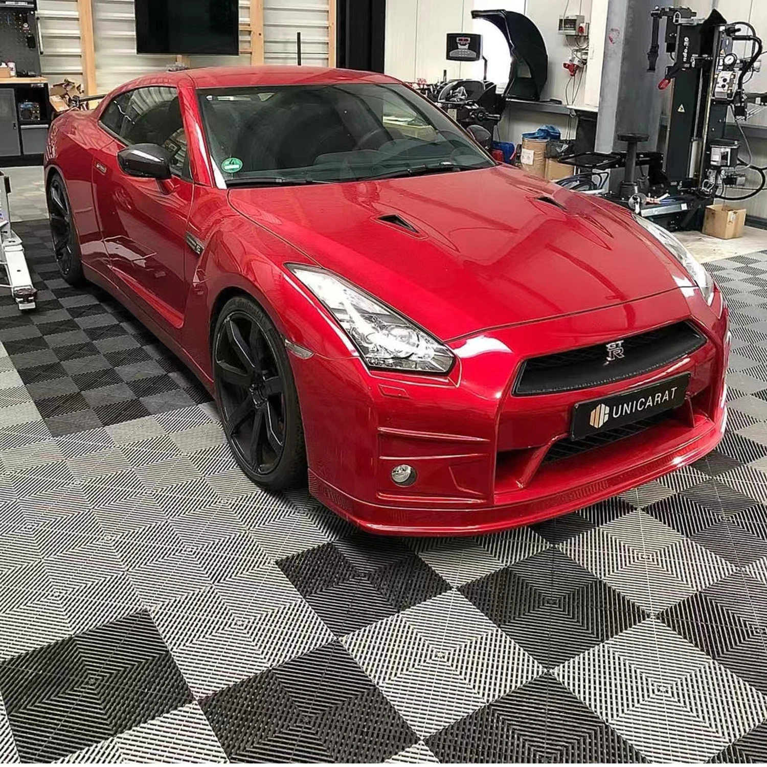 Eco-friendly High Strength 18mm Thickness PP Interlocking Floor Tile Garage Modular Floor Tile Plastic Flooring for Car Wash