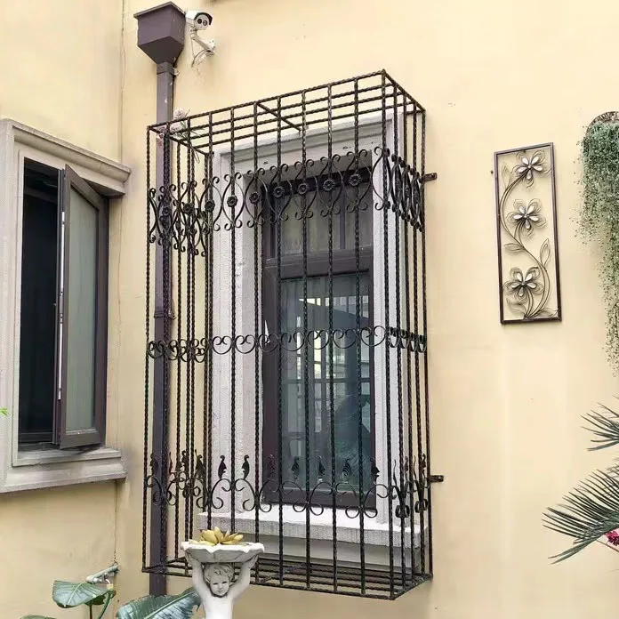 Кованые чугунные окна