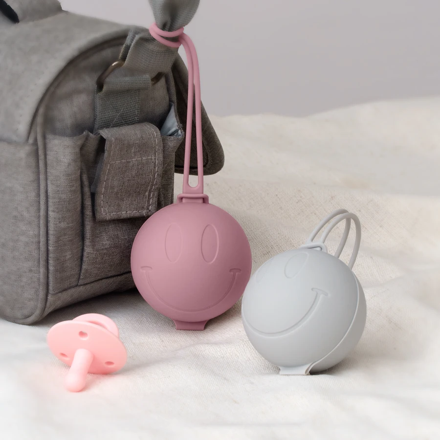 Eco Friendly Round Pacifier Holder box Non-toxic silicone smiley face Baby Teether nipple Silicone Pacifier Storage Bag