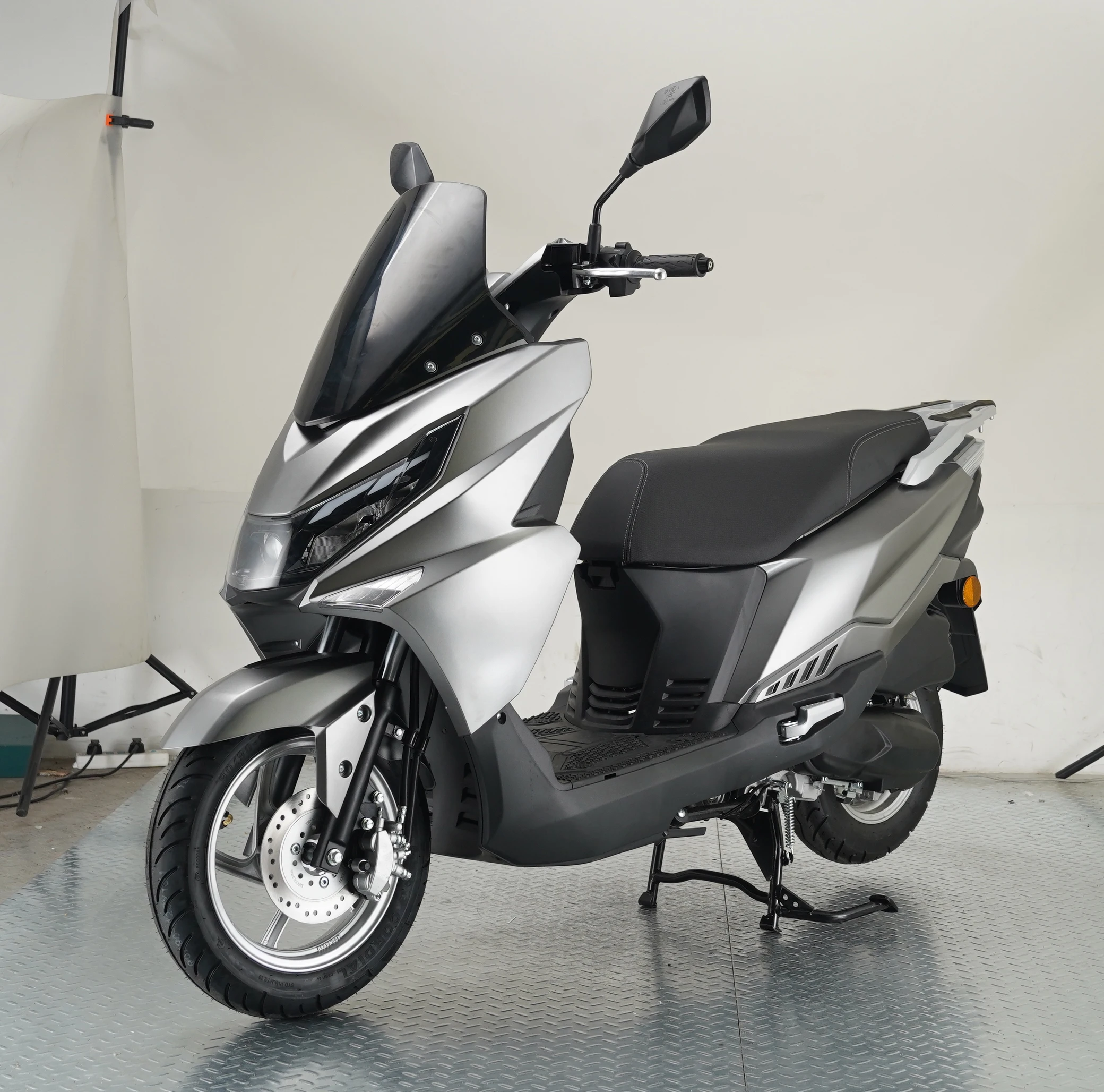 Оригинальный SIM CRUISYM150 GSR SWISH скутеры новое состояние 4-тактный одноцилиндровый двигатель бензиновое топливо