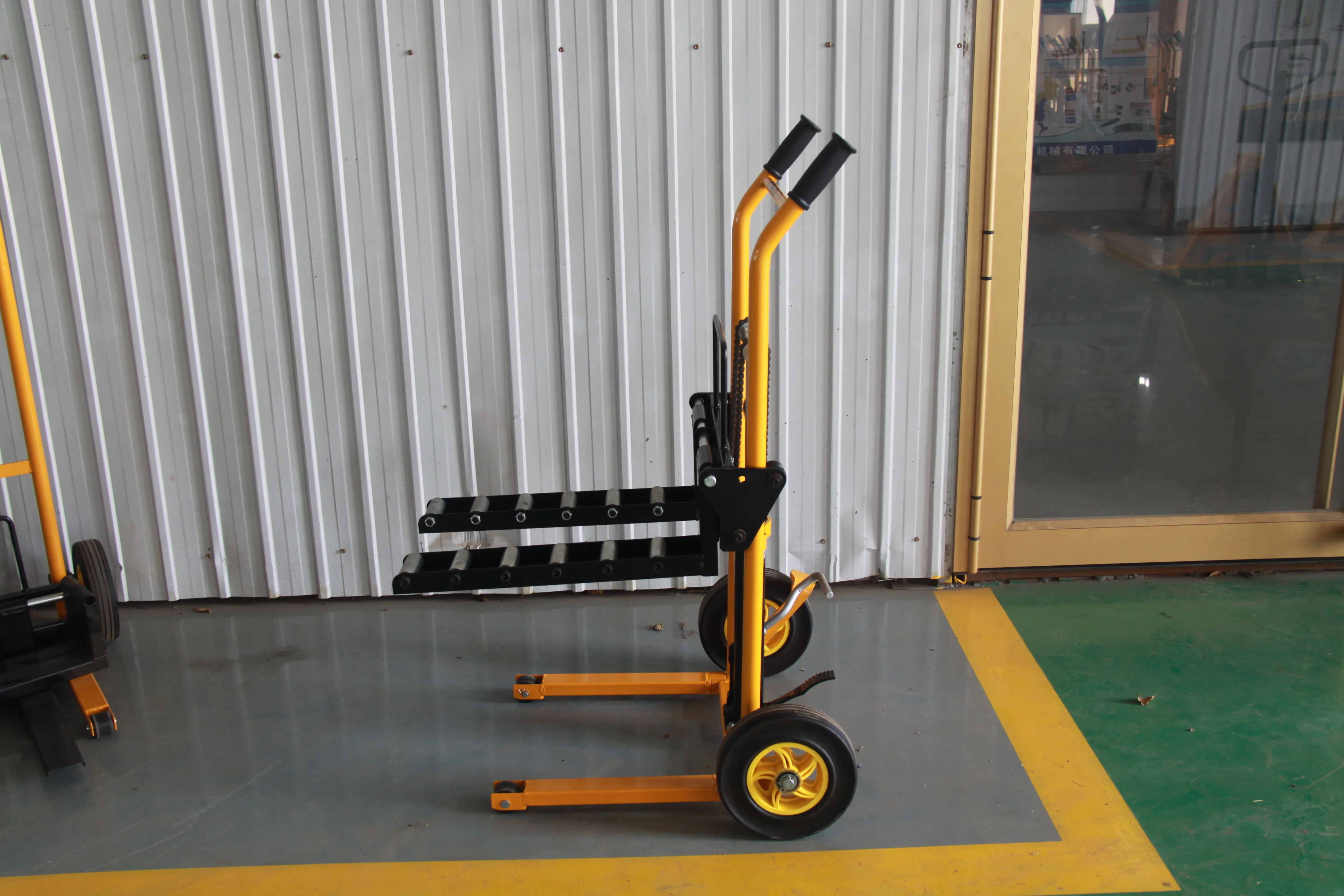 
Light weight lift truck 200kg load capacity with roller 