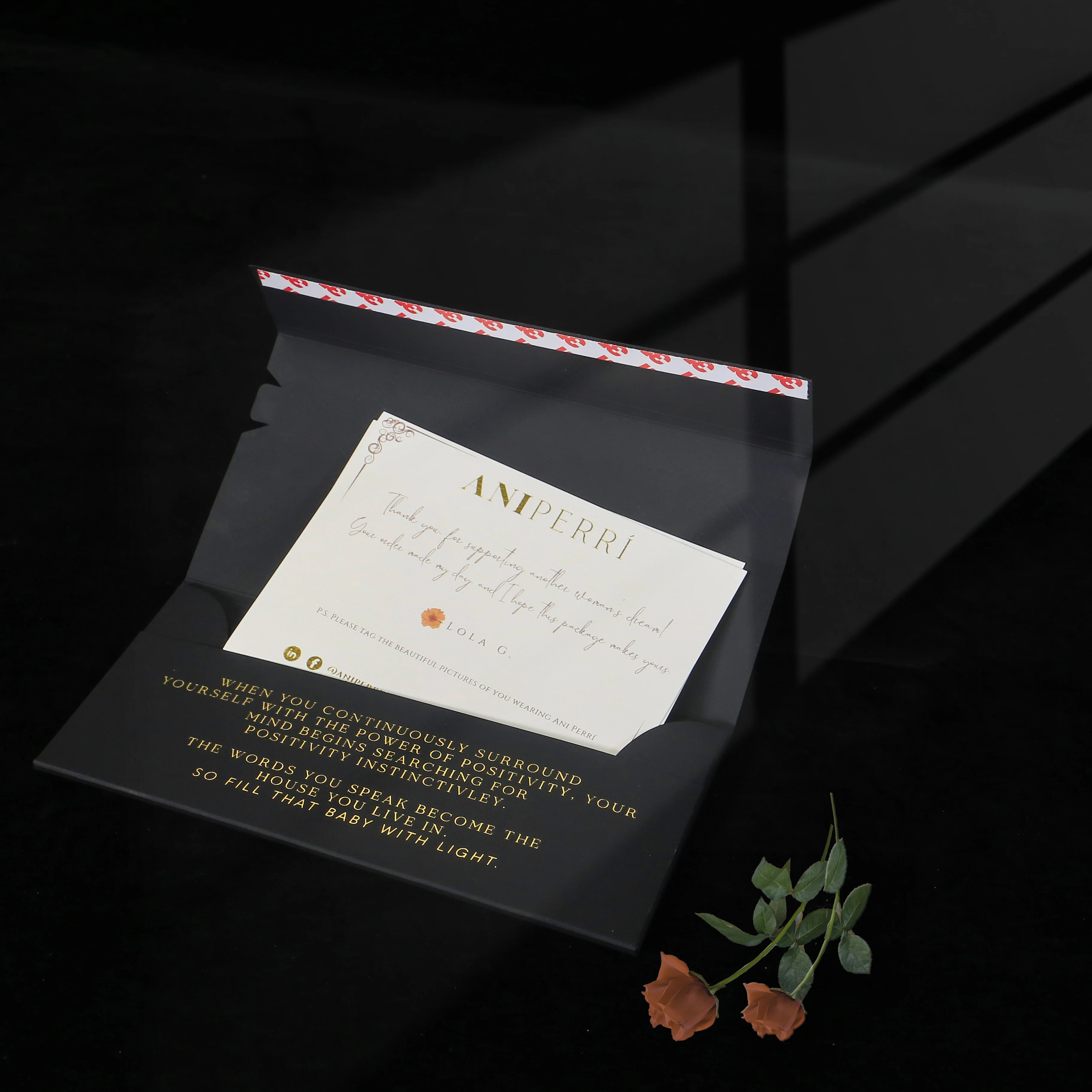 Custom Logo Gold Hot Stamp UV Coating Receipt Black Zipper Mailer Pouch Self Seal Soft Feel Special Paper Envelope for VIP Card