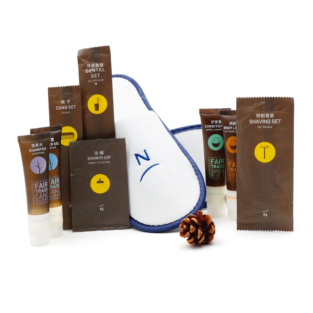 Personalized Logo OEM 5 Star Hotel Guest Room Amenity Kit Disposable Cosmetics Business Travel Organic Amenities Set