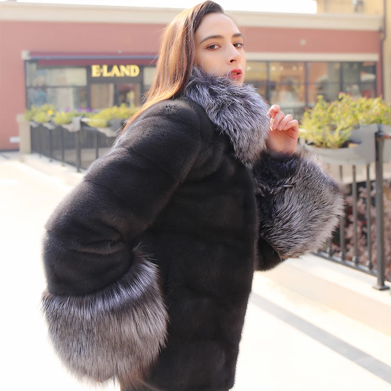 
High Quality Exclusive Elegant Luxury Big Fur Collar Short Women Mink Fur Coats 