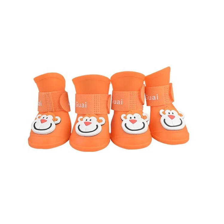 Trending pet products 2022 silicone dog shoes sneakers pet foot protector and Dog shoes for sports