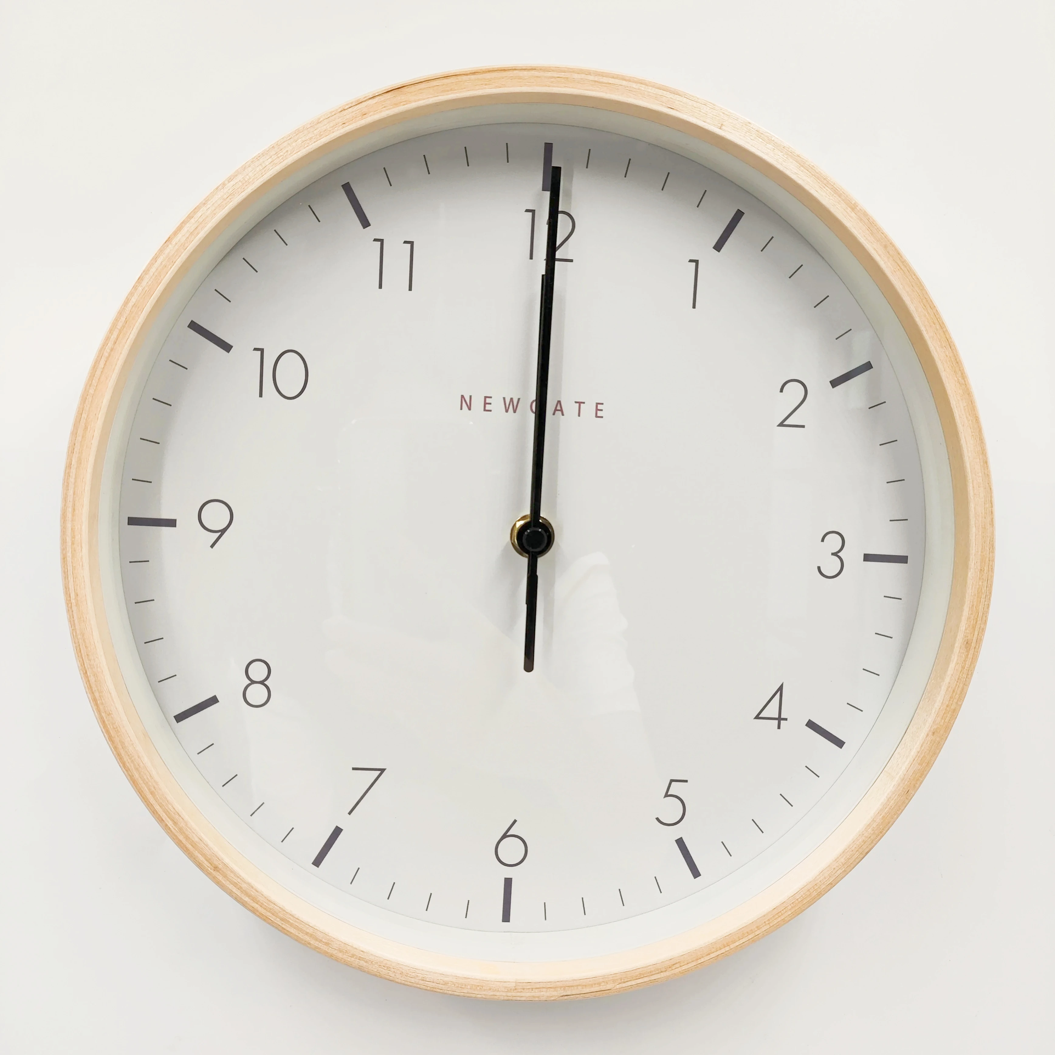 Wholesale Silent Non-Ticking Tempered Glass 14 Inch Wood Wall Clock for Living Room Home Accessories for gifts