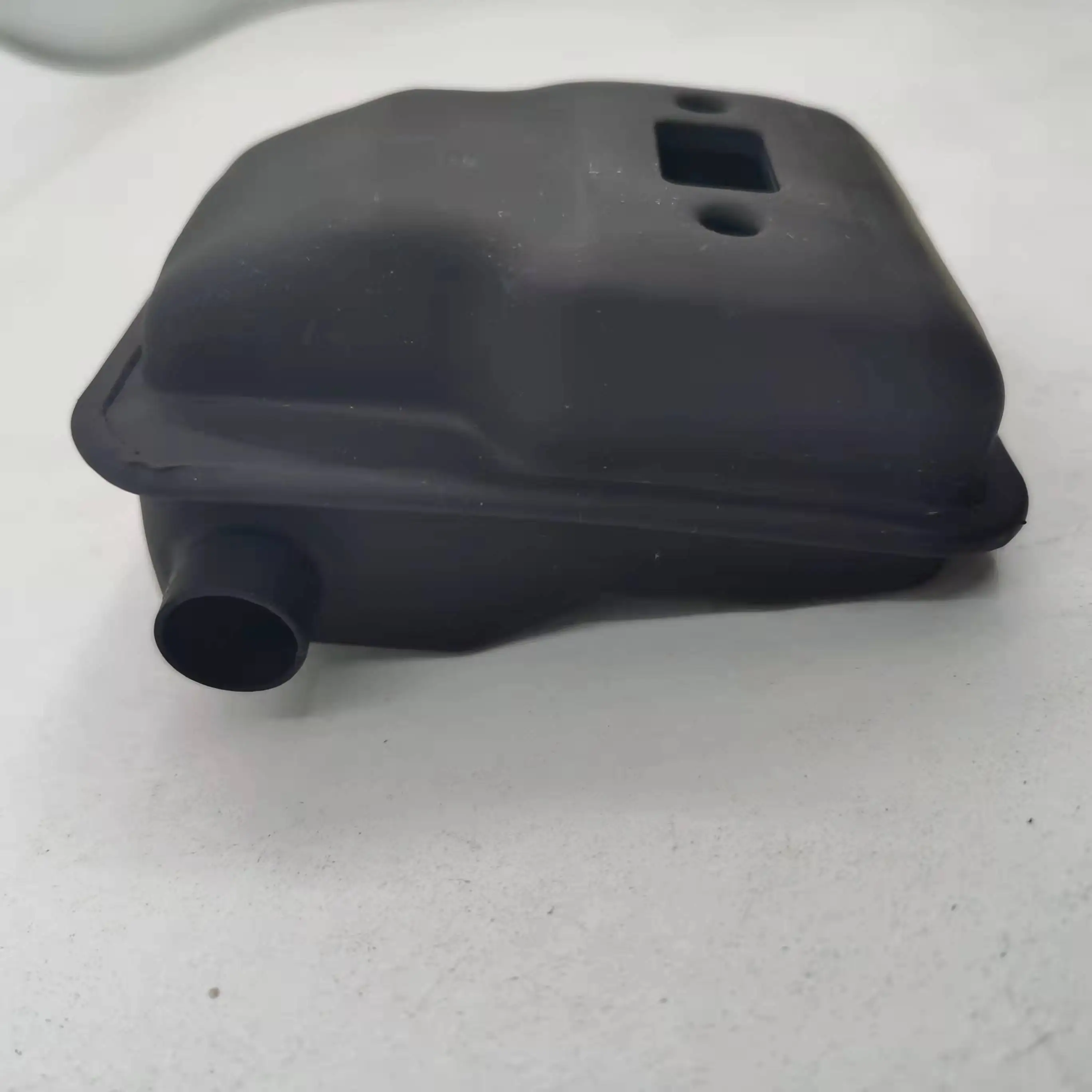 26CC muffler CG260 32F brush cutter engine exhaust muffler 25.4cc Garden machine Hedge trimmer parts