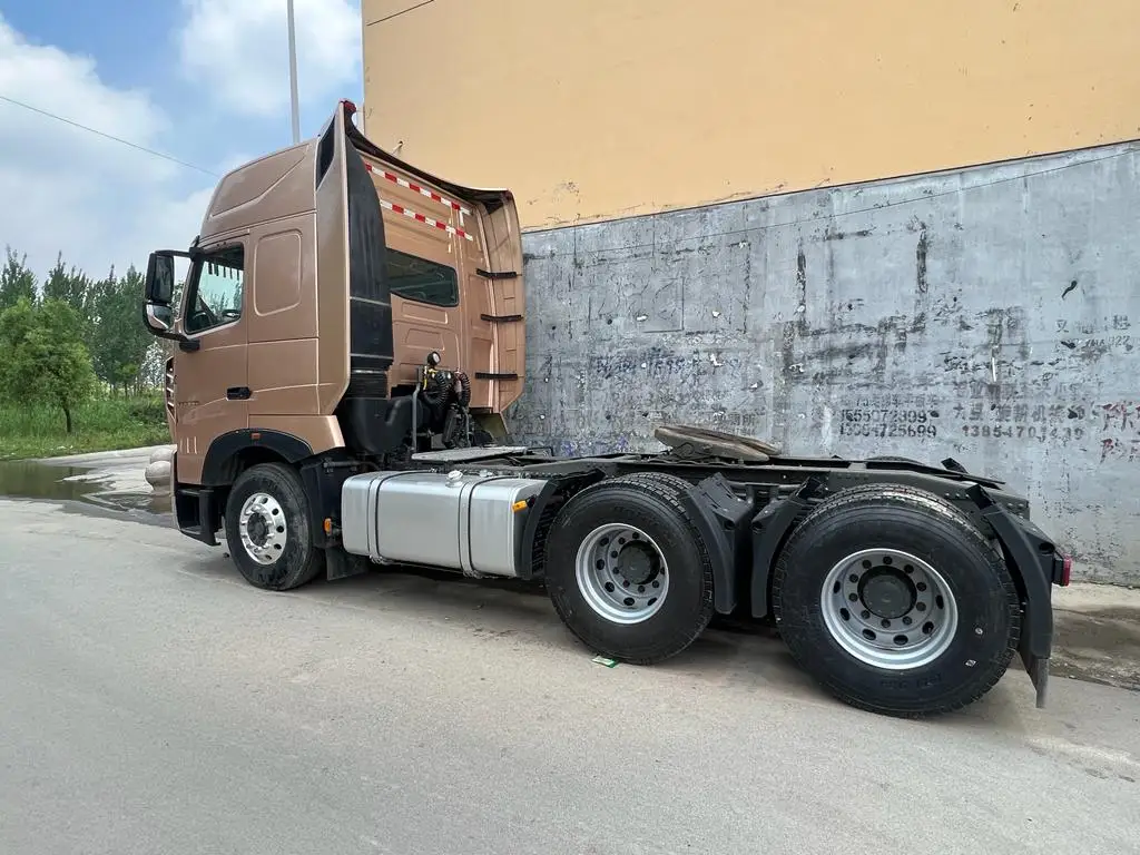Lowest Price China SINOTRUK HOWO 371 A7 Heavy Diesel Prime Mover 6x4 Trailer Head Tractor Truck