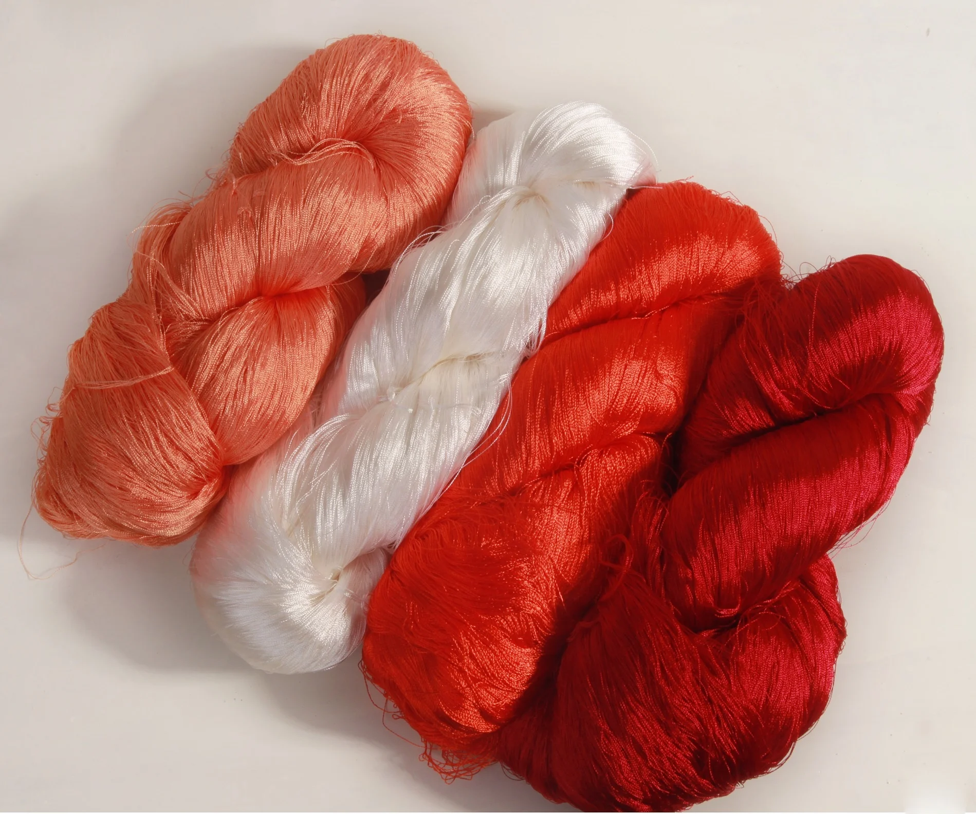 100% Viscose Rayon Embroidery Thread Bright Dyed Hank