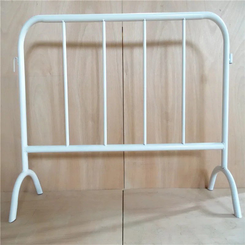 2024 Low price Portable Event Temporary Barrier fence tubular road bar barrier site steel crowd control barricade