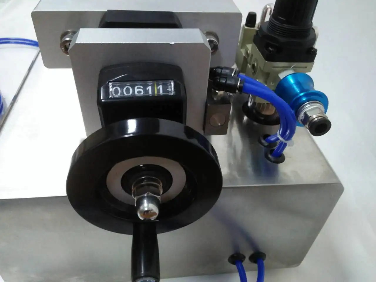 Best Selling Pneumatic Horizontal Single Head Cosmetic Cream Syrup Oral Liquid Production Line Filling Machines