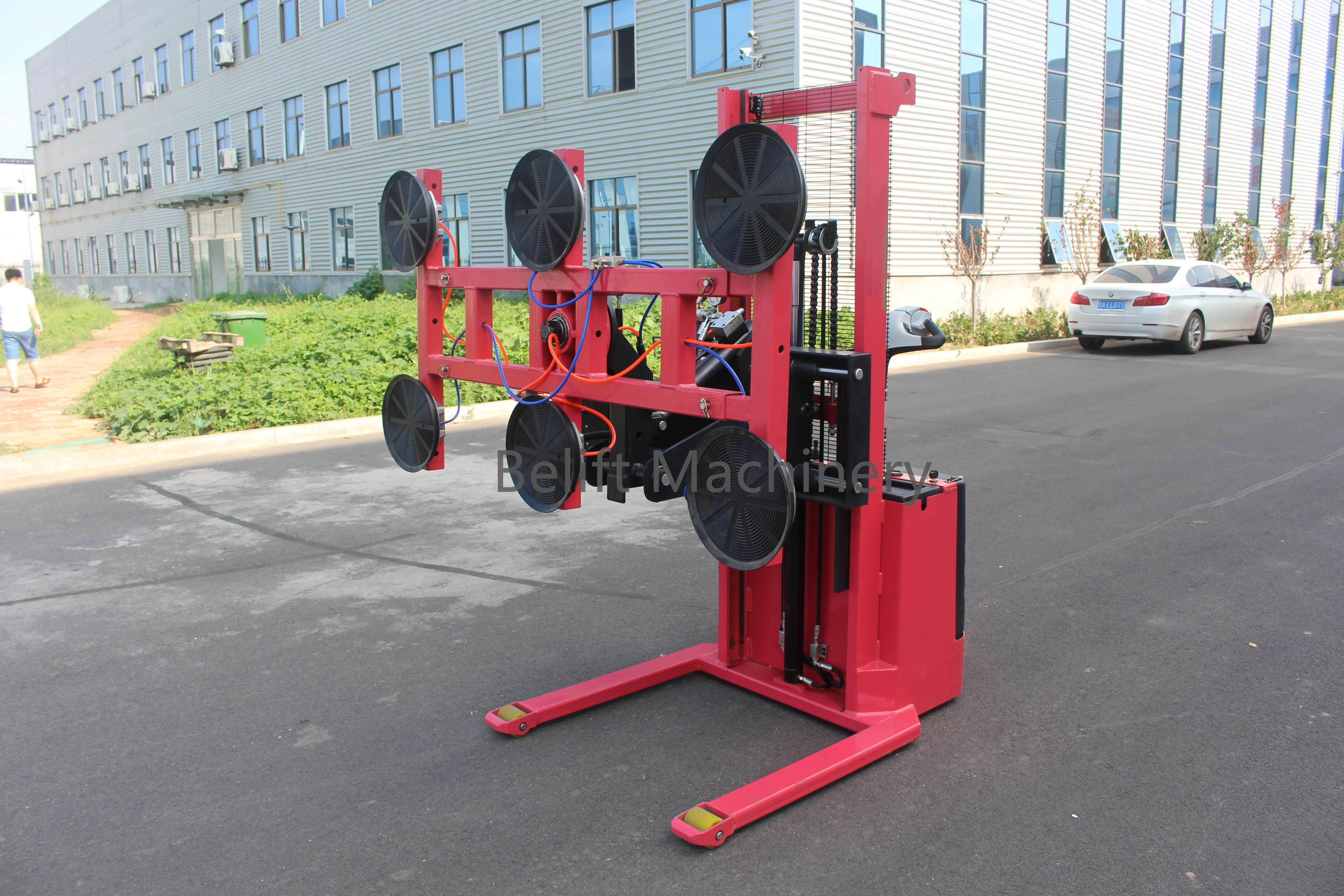 New Product Vacuum Glass Lifter Forklift Type with Hydraulic Electrical Vacuum Lifter