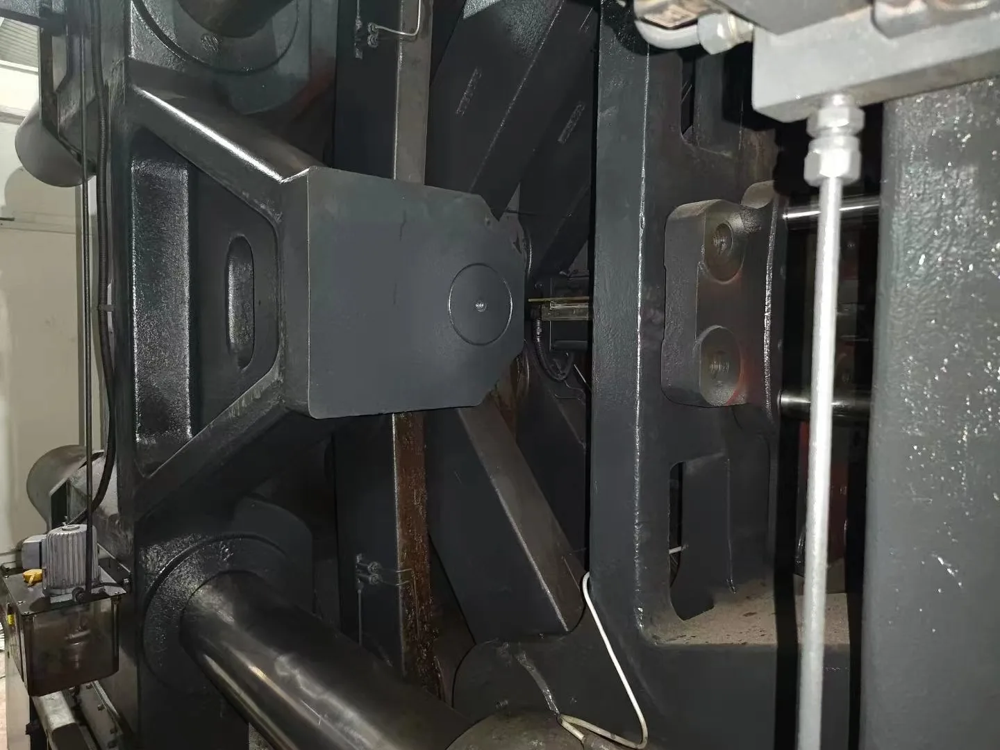 2024 Hot sale used Haitian 1000T Full automatic cold chamber die casting machine metal injection molding machine ready to ship