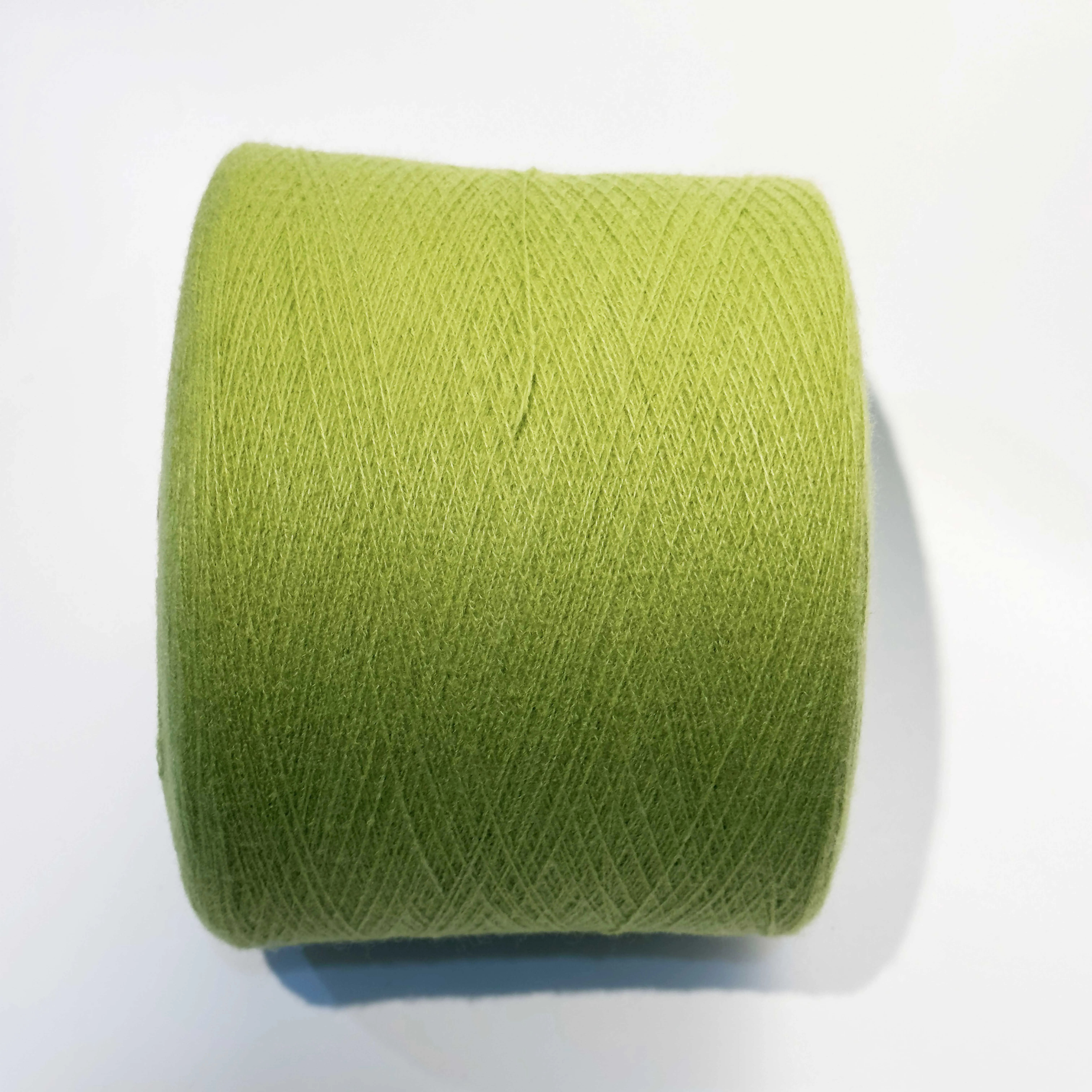 YM 100% Acrylic Yarn 16/2 nm Knitting Yarn Textile for Sweater