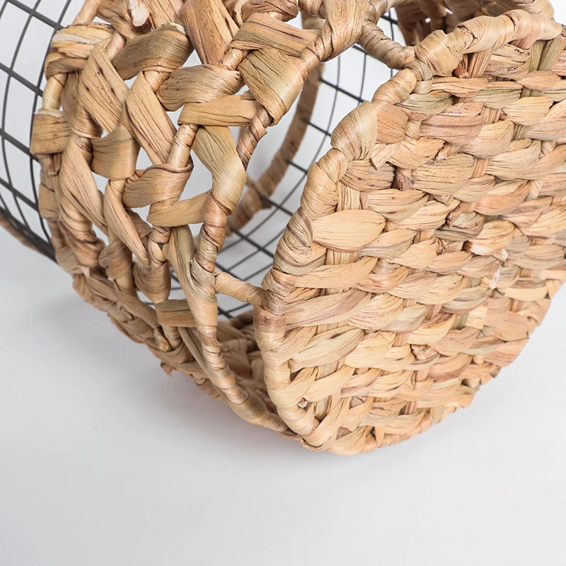 Handmade woven round seagrass storage basket with handle wicker woven basket water hyacinth storage basket