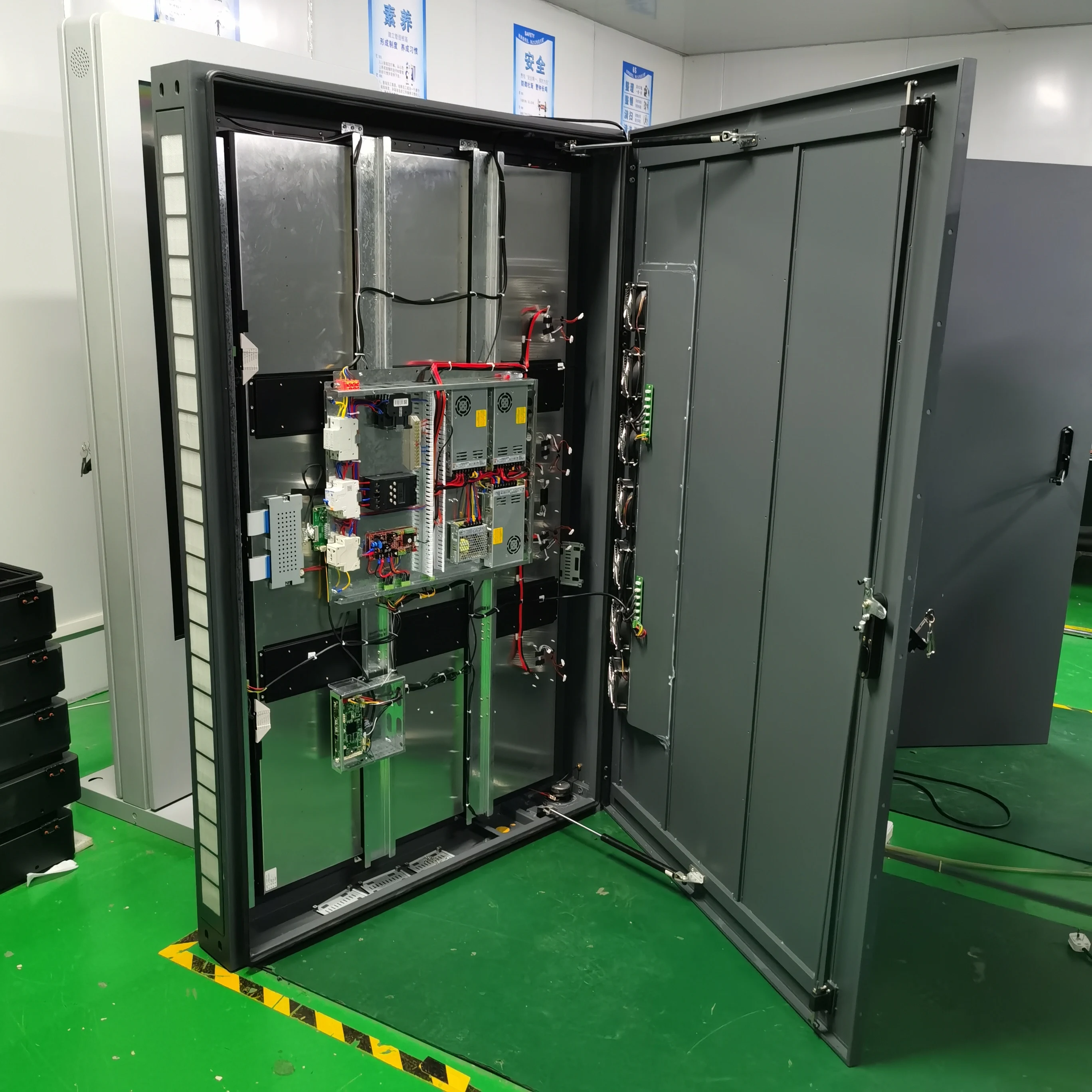 75in Solar Powered Touch Screen Ip65 Outdoor Lcd Digital Signage Advertising Info Kiosk High Brightness 3000nit Display