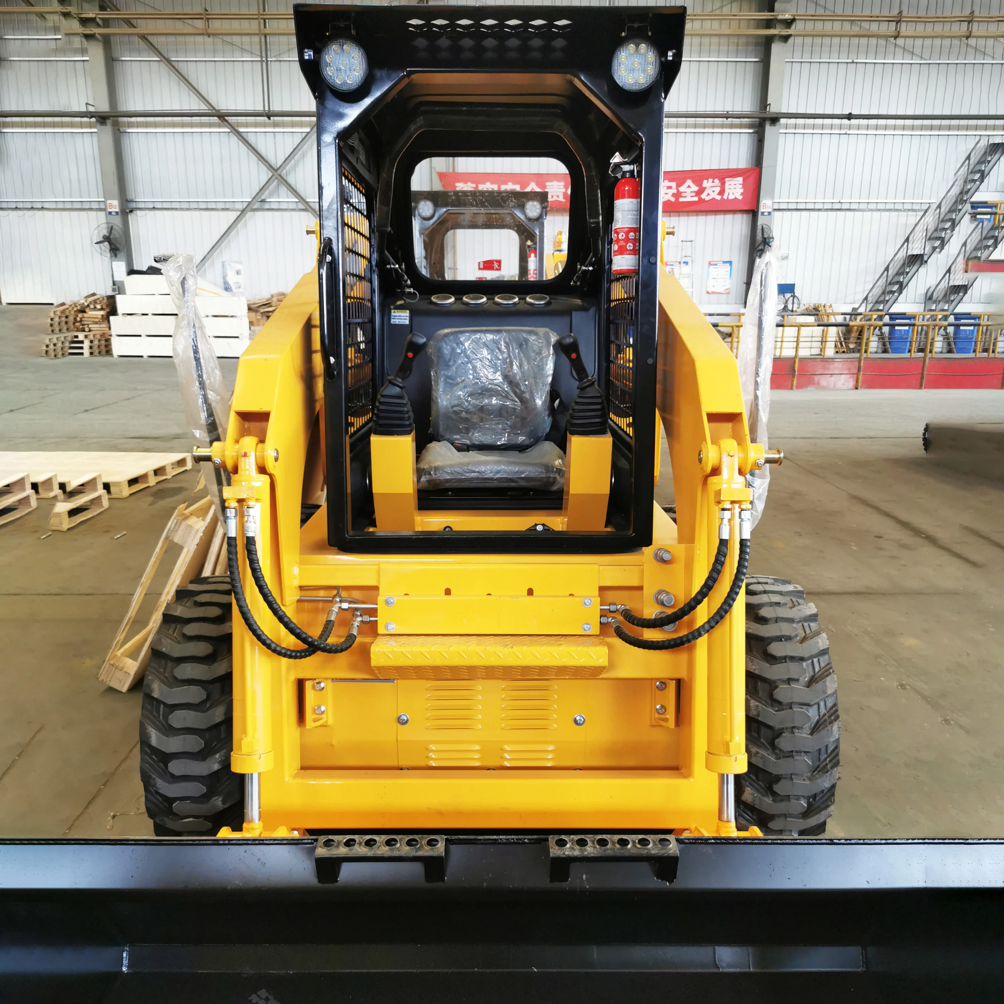 Superior Adaptability  micro skid steer loader for sale Skid steer loader bearing with 10-16.5NHS-10PR L-2B tire