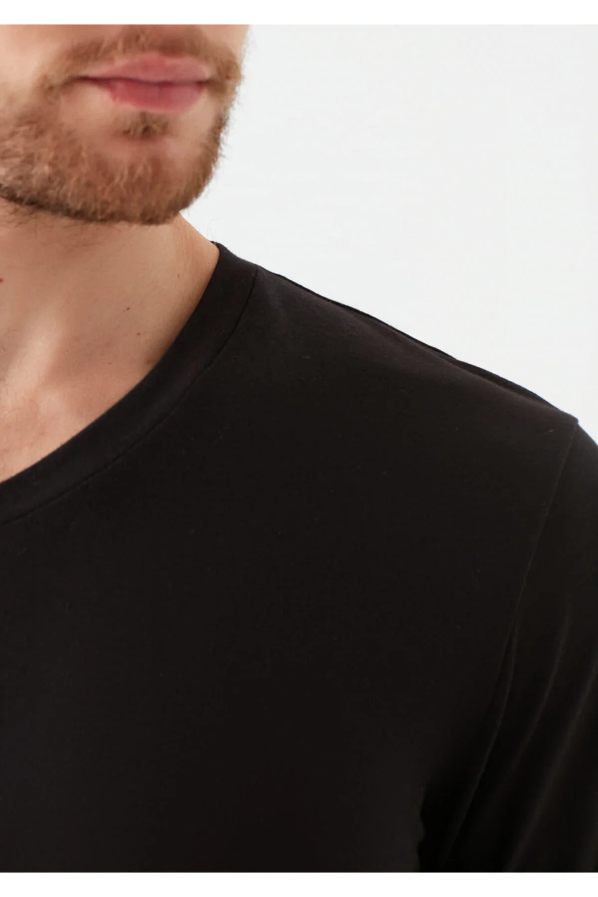 Wholesale blank t shirt for men 2021 in black custom printing cheap t-shirt Cheaper rates with premium quality